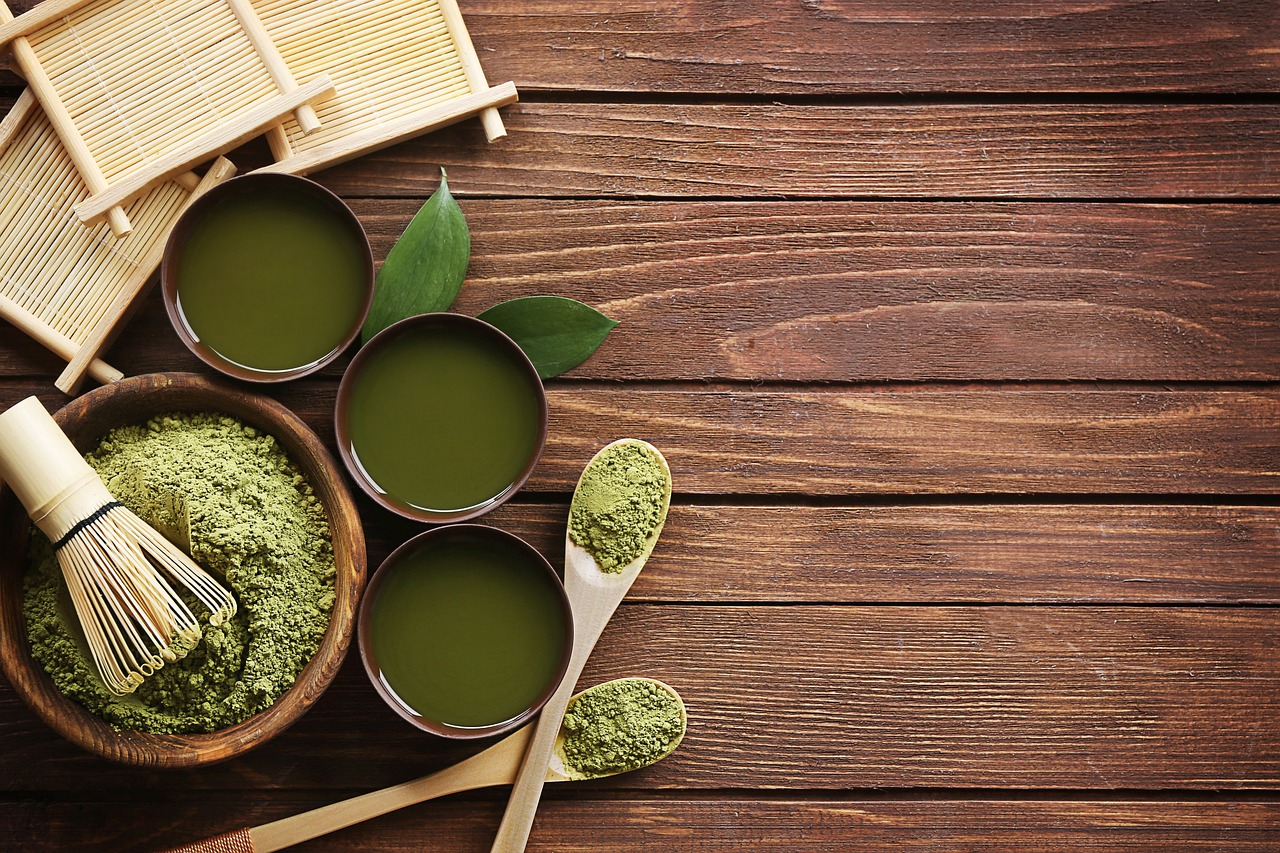 ¿Qué beneficios tiene el té verde con matcha?