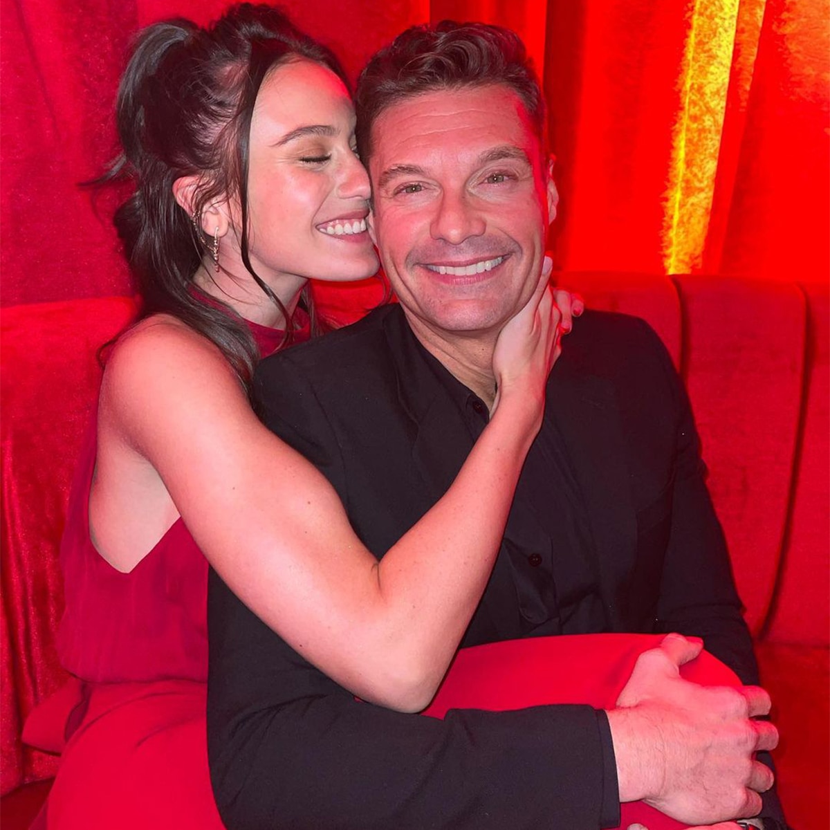 El romance de Ryan Seacrest y su novia de 25 años Aubrey Paige
