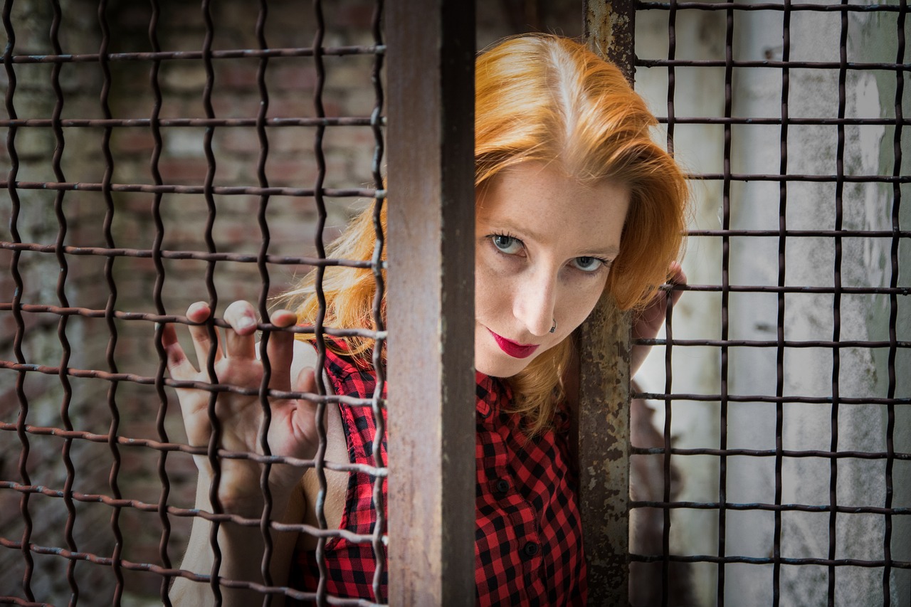 ¿Cómo eliminar las entradas del cabello en mujeres?