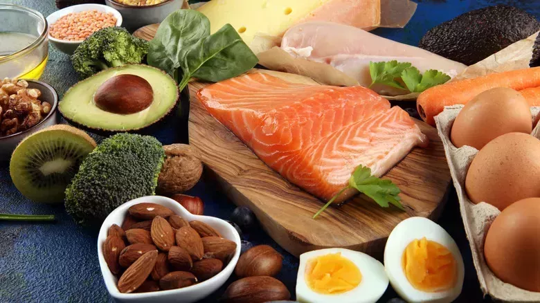 Si tus uñas están débiles y quebradizas, una desintoxicación de uñas podría ser lo que necesitas