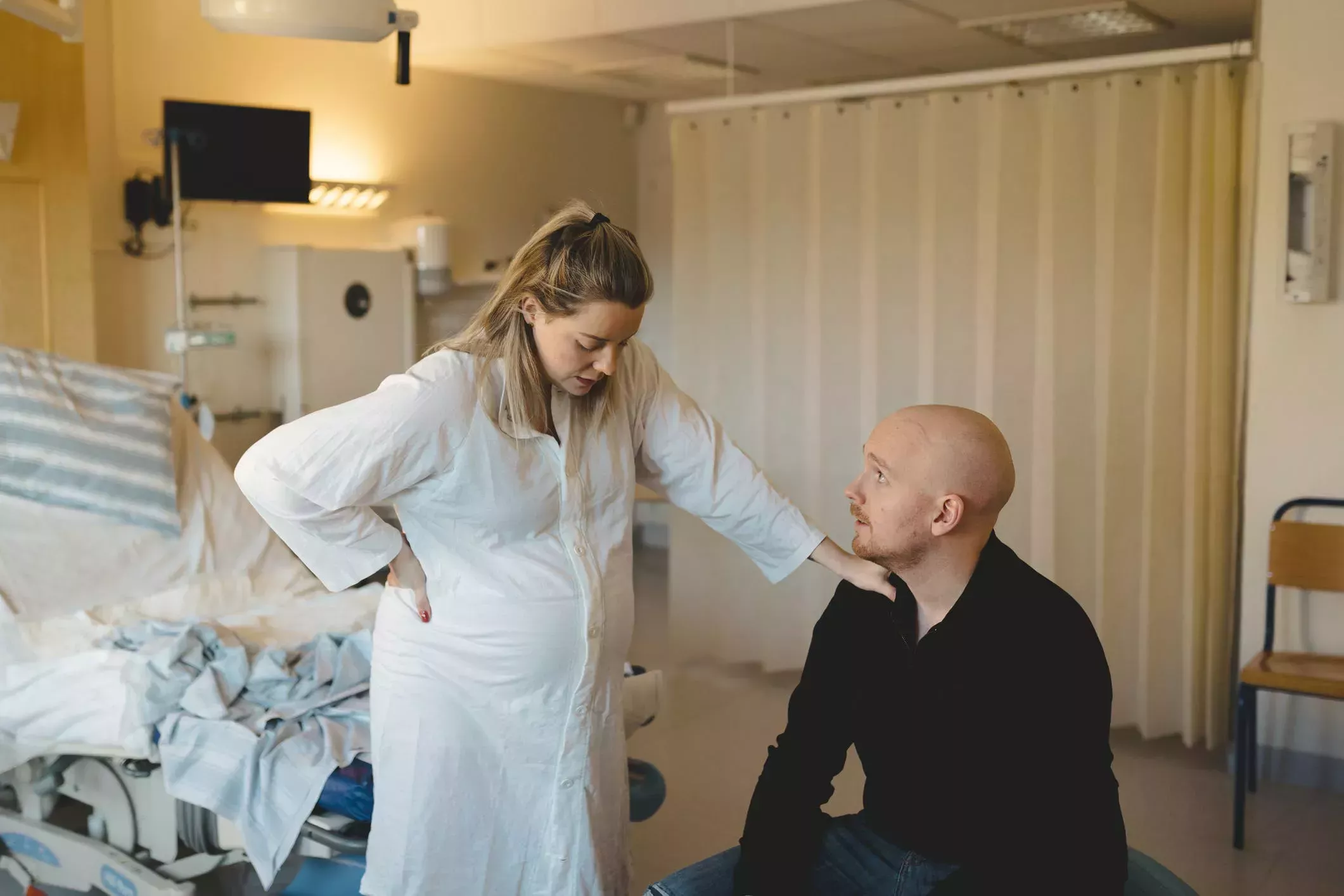 Un hombre se negó a pagar la factura del hospital de su mujer porque le habían puesto la epidural