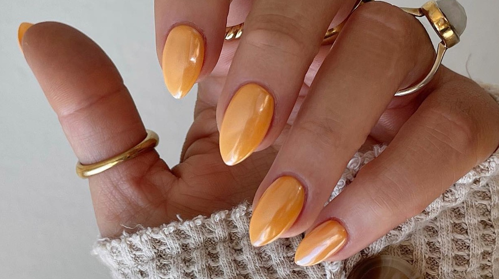 Creamsicle Glazed Nails son la tendencia en uñas que te dejará sedienta