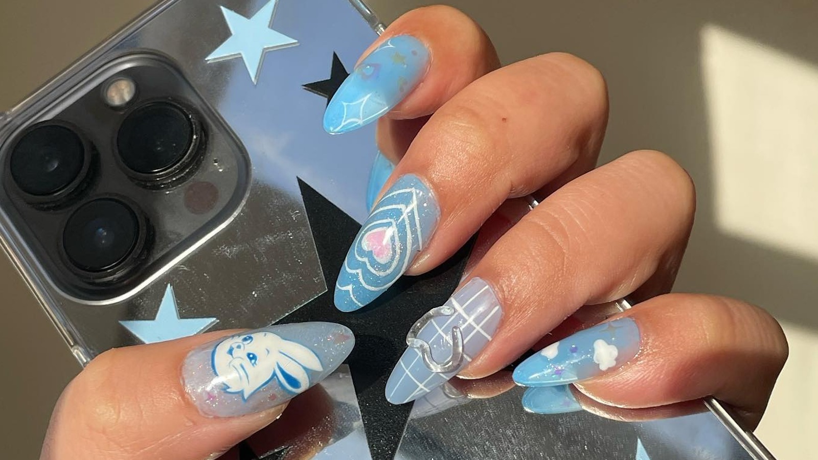Las uñas K-Pop son la gran tendencia de manicura coreana para las orgullosas fangirl
