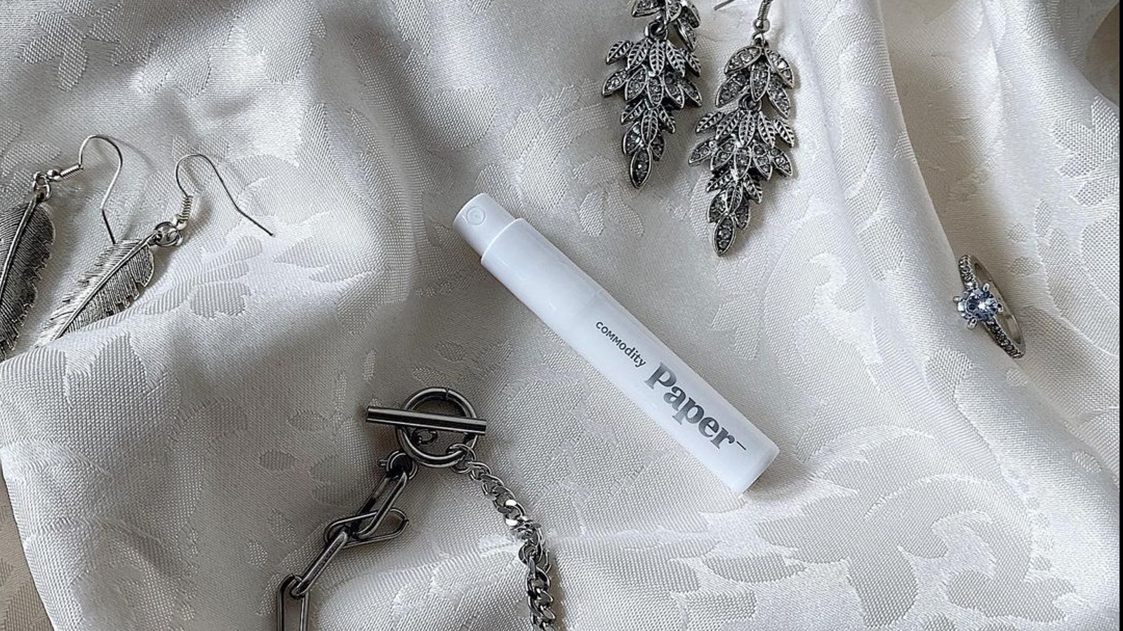 Los perfumes de papel son la tendencia del momento