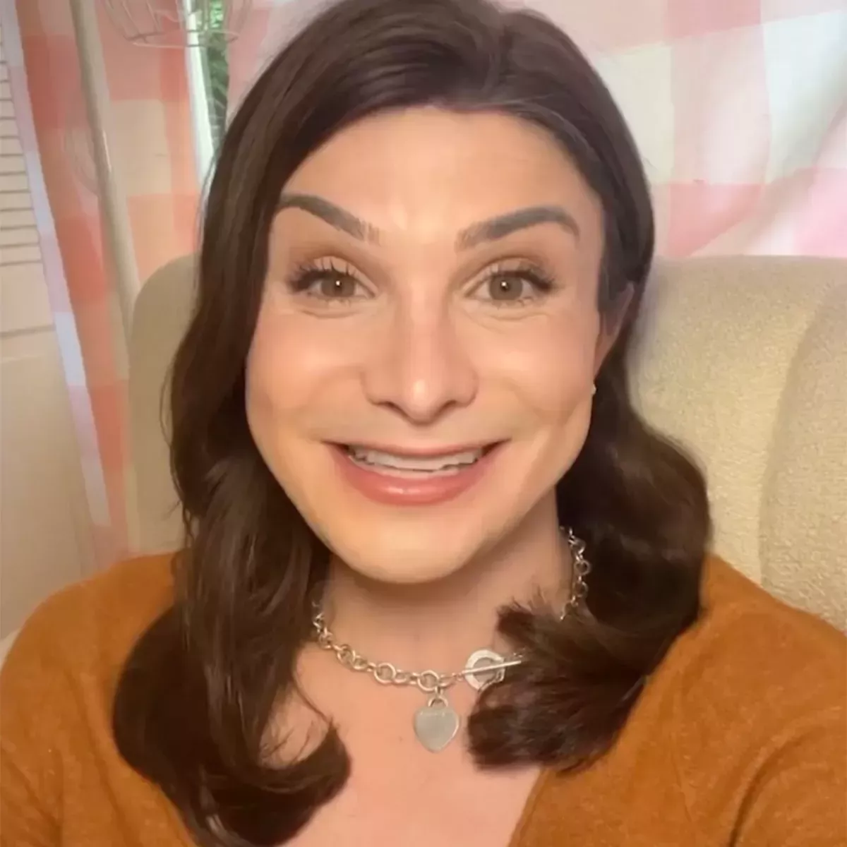 Por qué Dylan Mulvaney vuelve a las redes sociales en medio de críticas