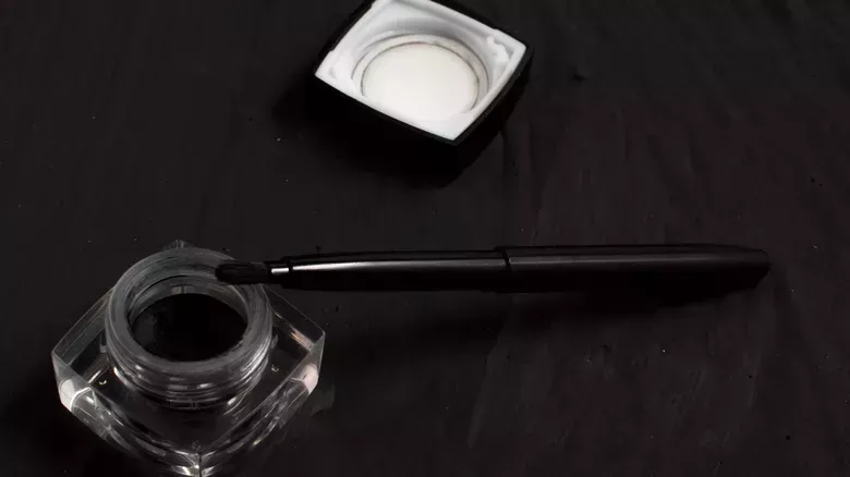 Por qué un pincel delineador revolucionará tu rutina de maquillaje