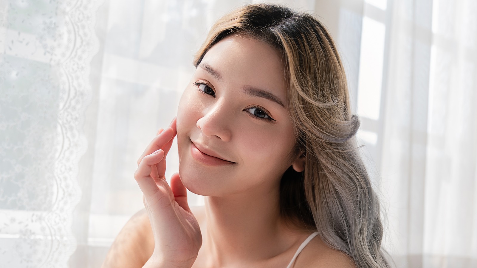 Un sencillo truco para asegurarse de que su tratamiento deja la piel luminosa, no grasa