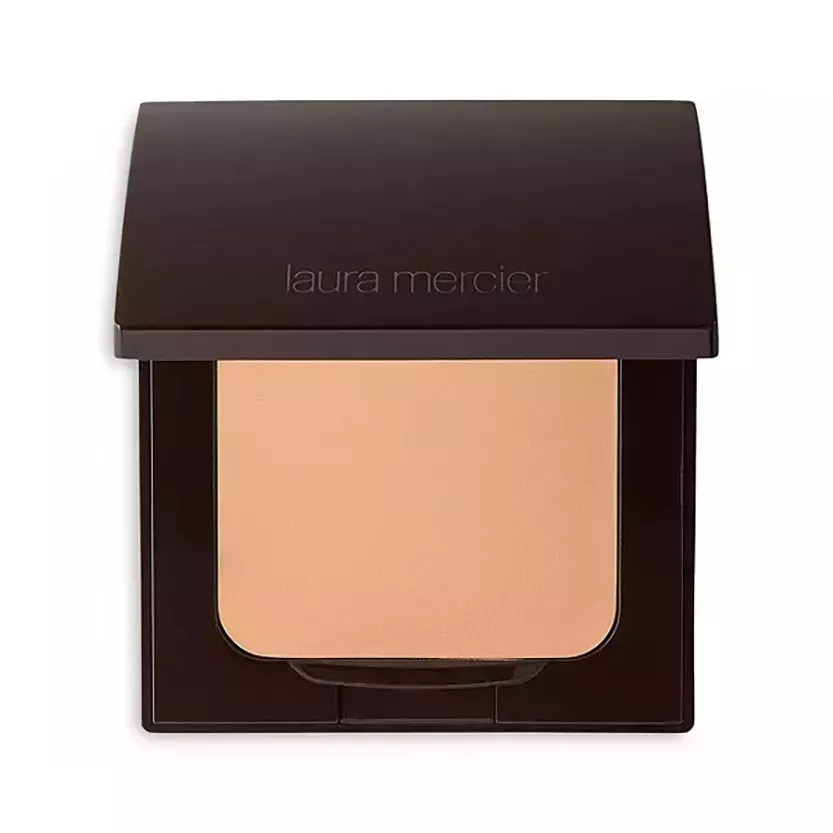 Laura Mercier Translucent Pressed Setting Powder square compact of light medium pressed powder on white background