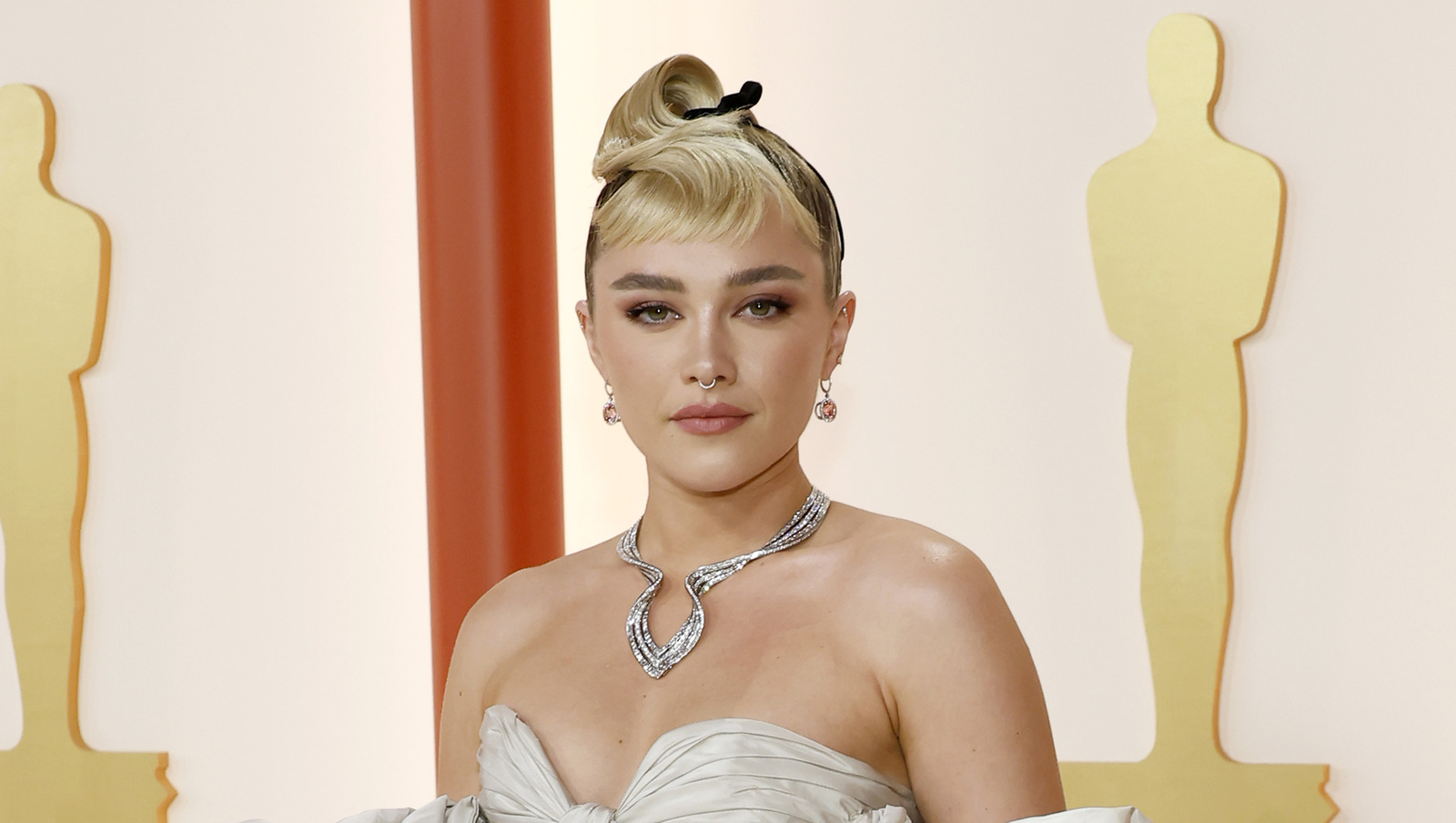 Florence Pugh se cortó el pelo en una escena de la película