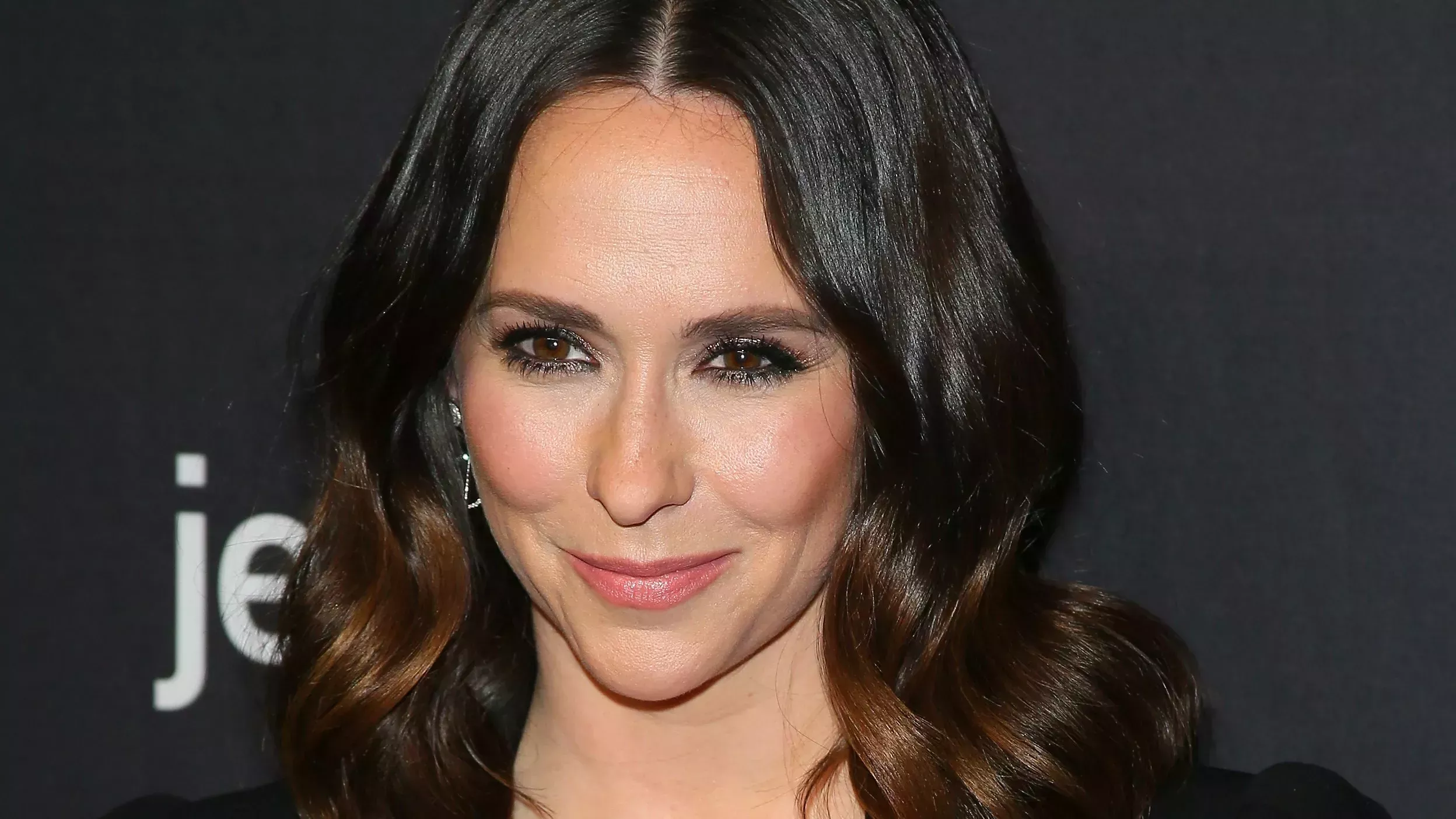 Jennifer Love Hewitt con el pelo rubio me ha roto el cerebro