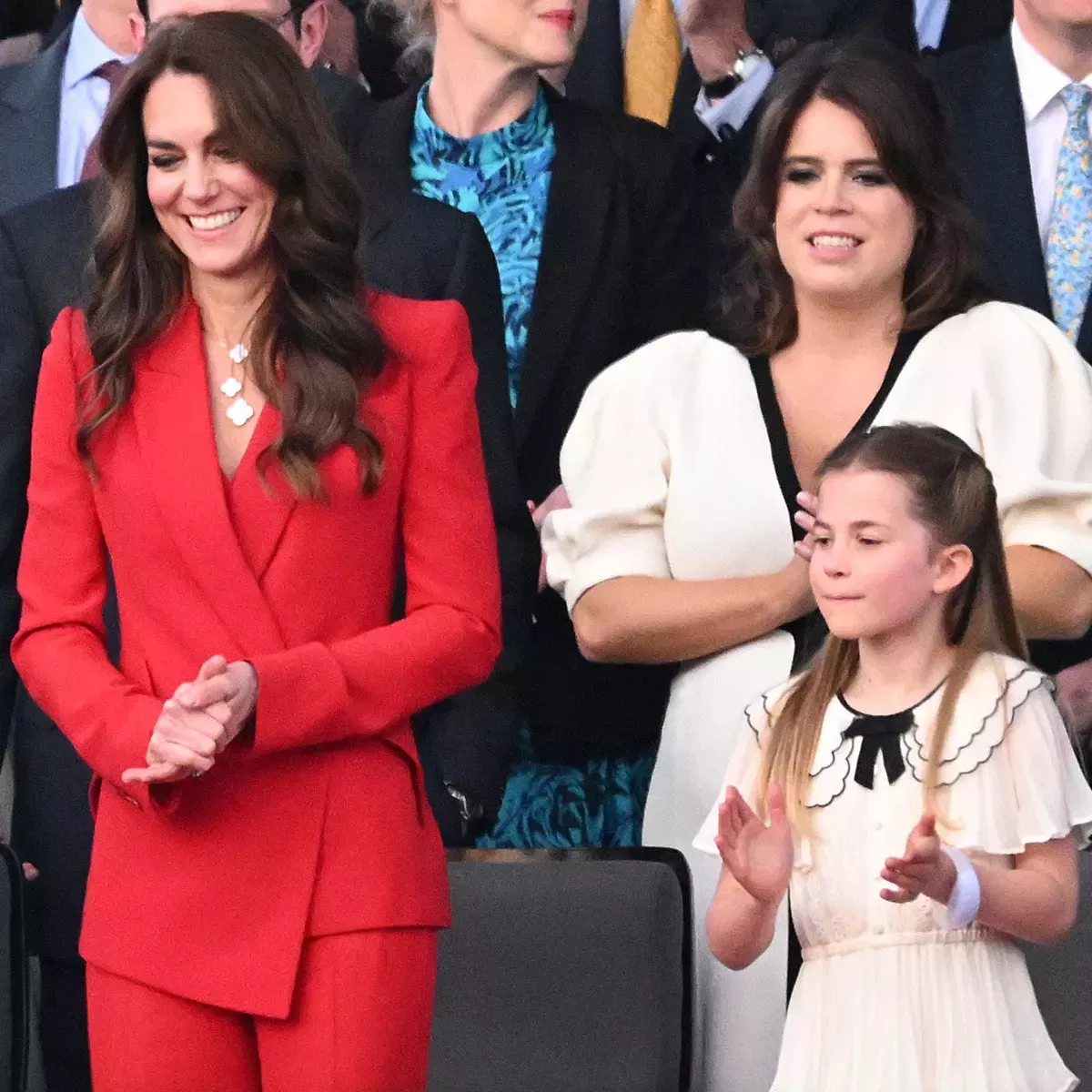 La princesa Carlota y el príncipe Jorge hacen una adorable aparición en el concierto de coronación del rey Carlos III