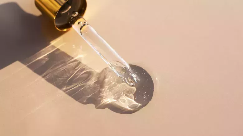 Por qué necesitas una prebase con ácido hialurónico si tienes la piel seca