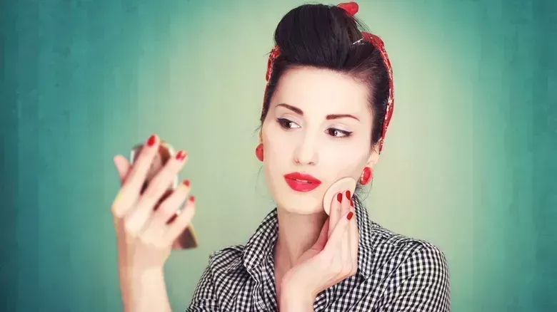 Una inmersión en la historia antigua del esmalte de uñas