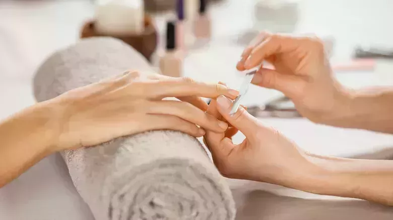 Una inmersión en la historia antigua del esmalte de uñas