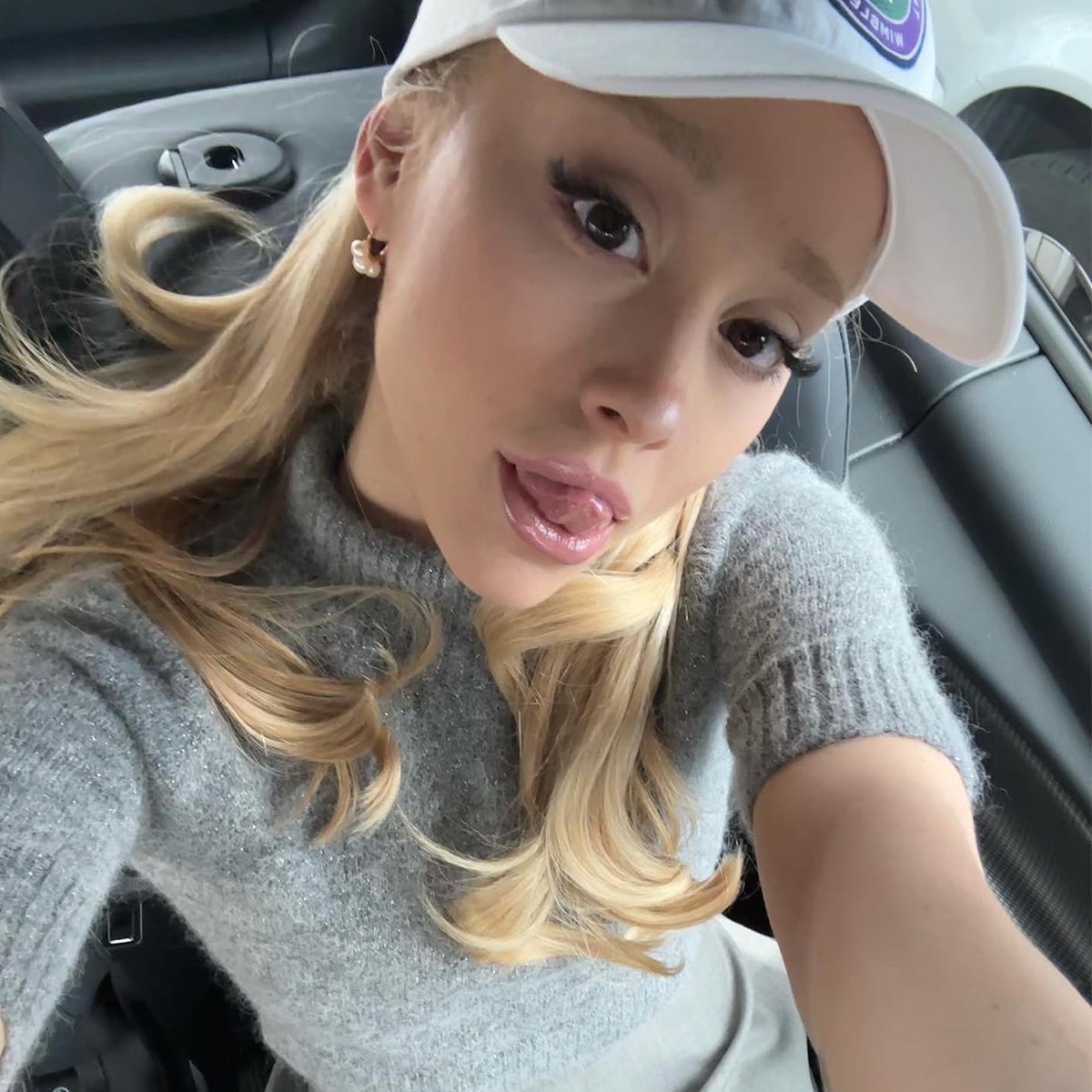 Ariana Grande deja entrever su vida en Londres tras la ruptura con Dalton Gomez