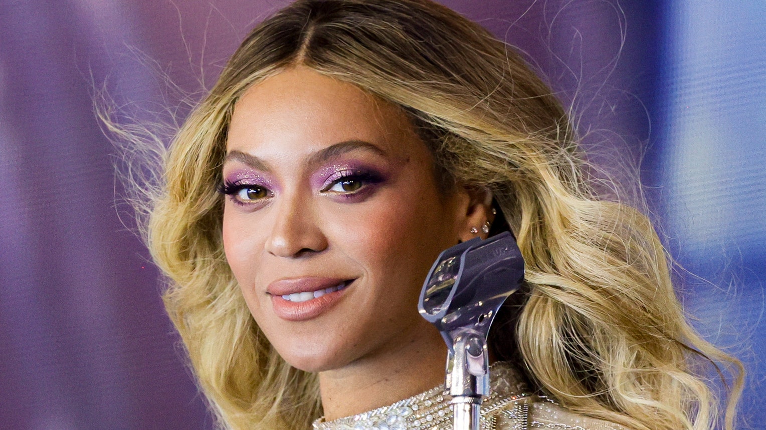 El nuevo "Crème Brûlée Blonde" de Beyoncé es tres rubios diferentes en uno solo
