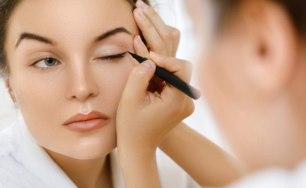 Añade estos delineadores de acabado mate a tu kit de belleza y ahorra hasta un 7% en premios.