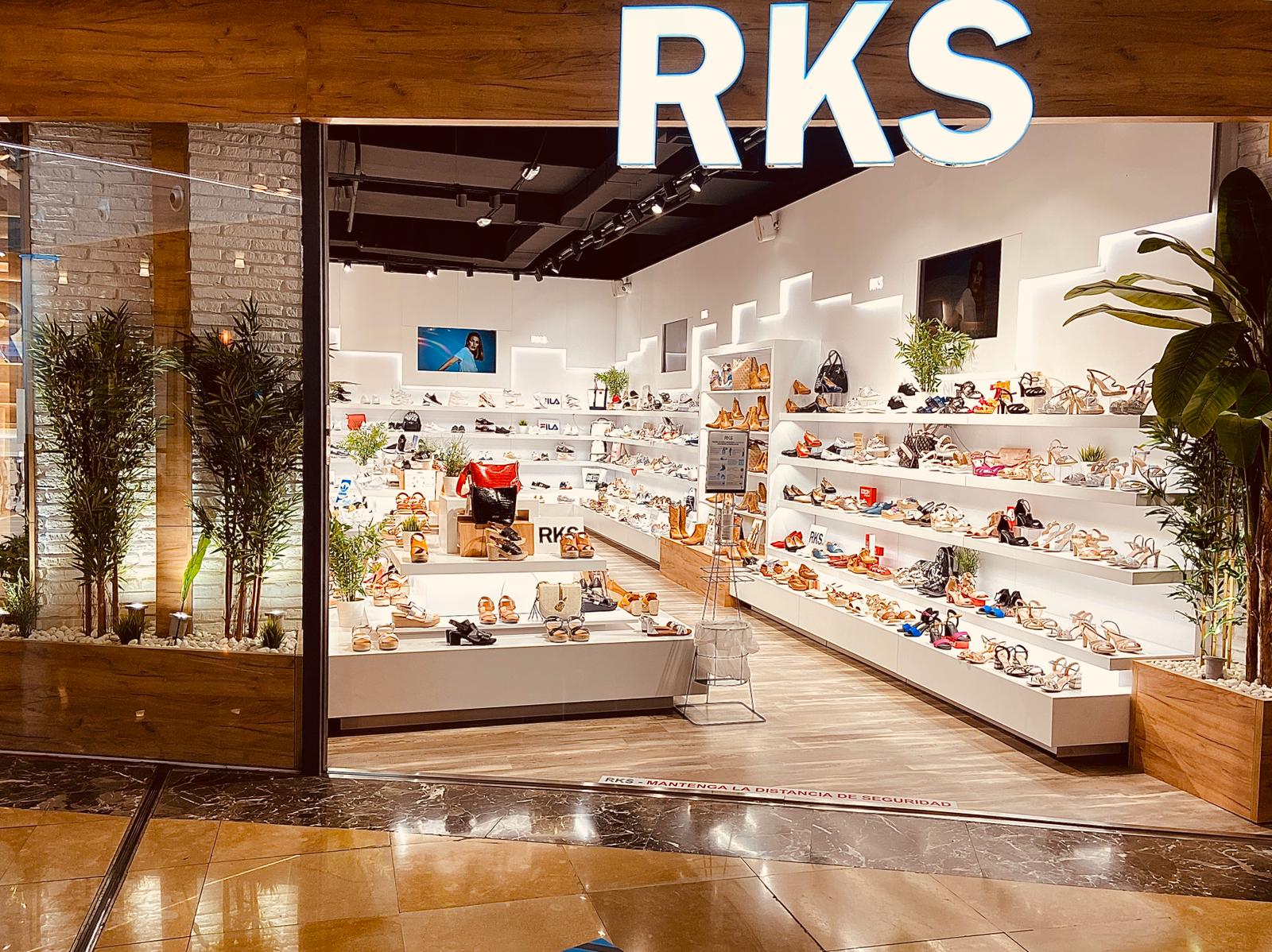 Vestir bien con zapatillas: Es posible y te contamos cómo