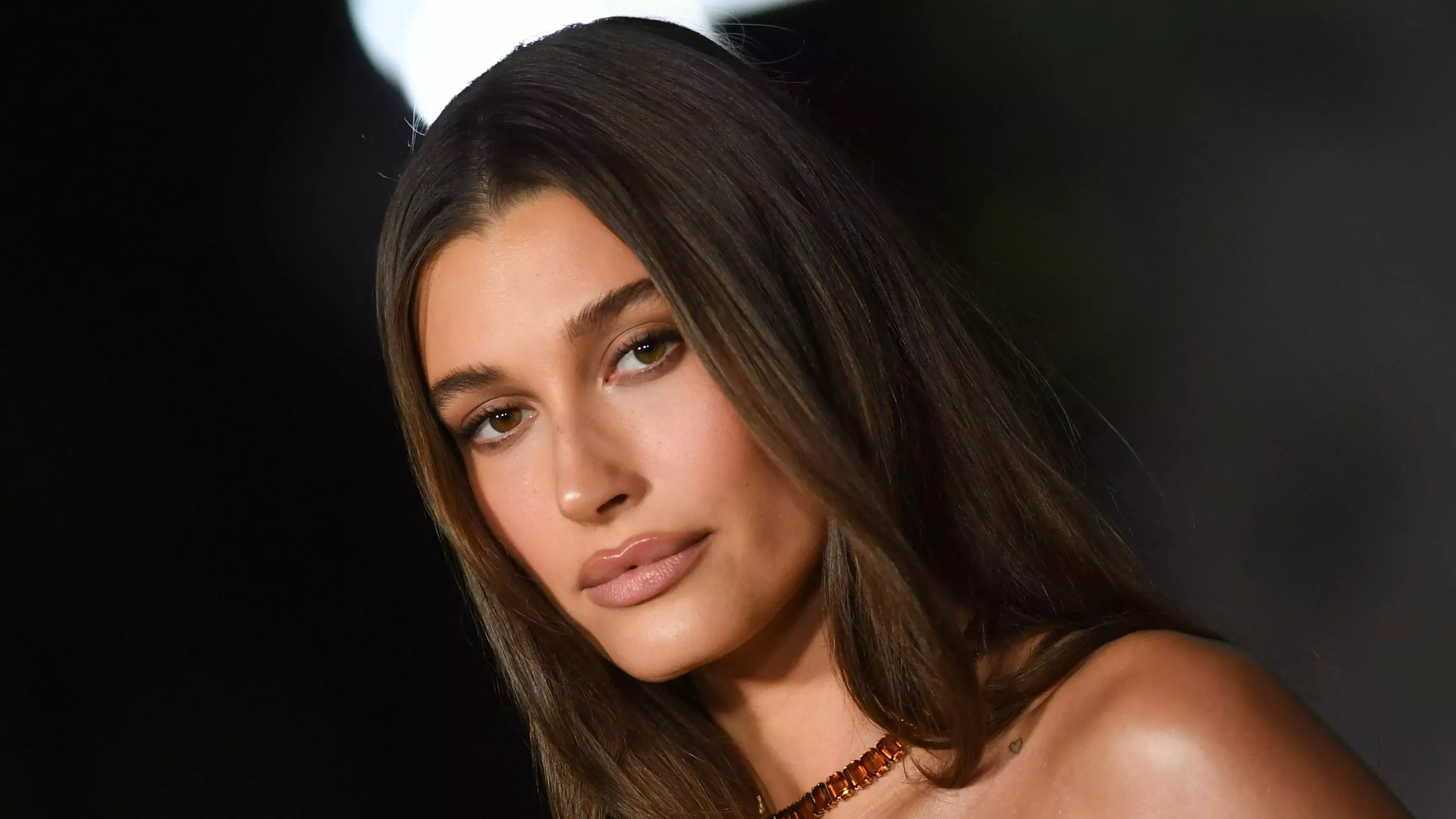 Hailey Bieber simplemente se niega a tener una etapa incómoda mientras crece su Bob