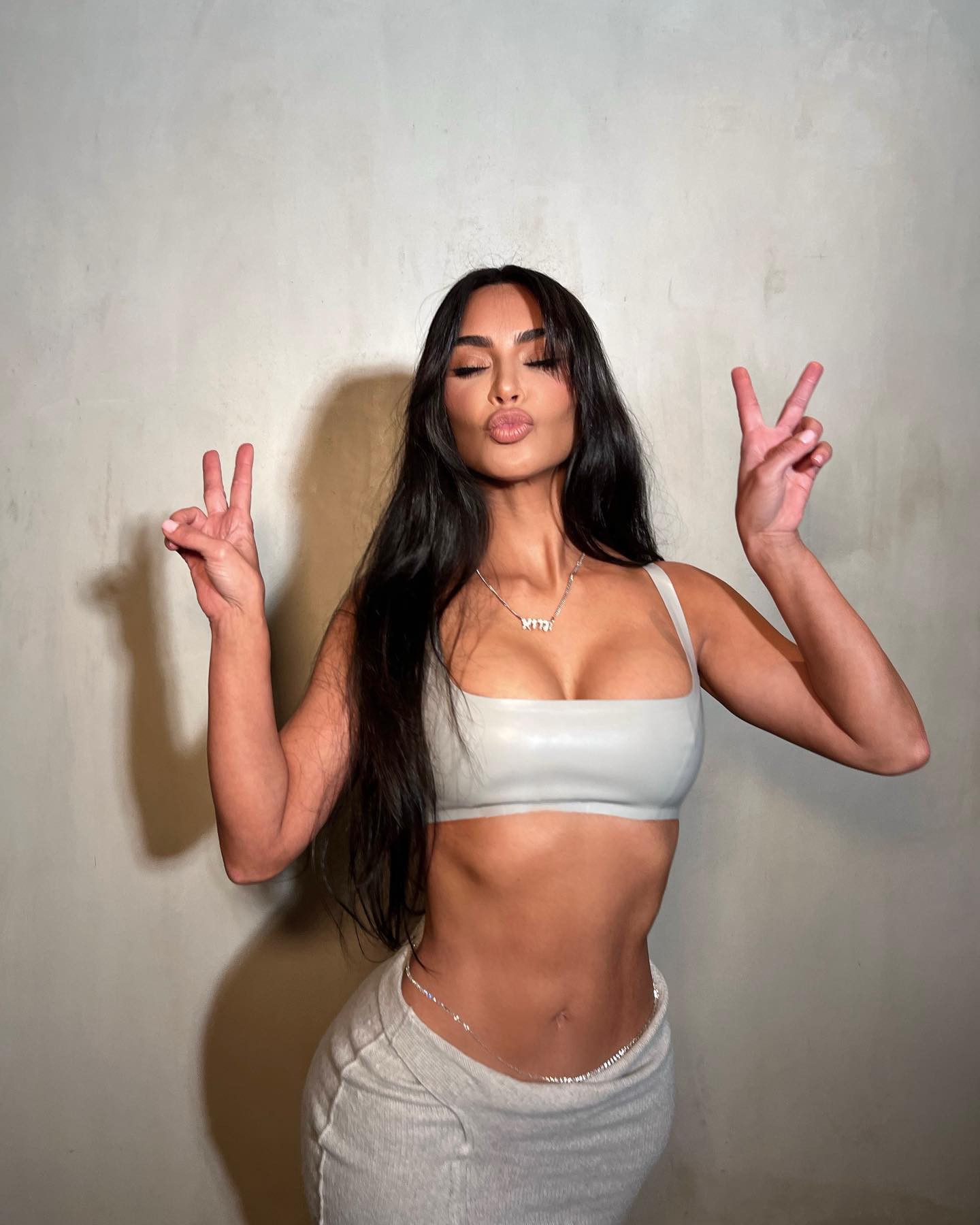 Inspirado en Kim Kardashian: 3 movimientos de gimnasia para todo el cuerpo
