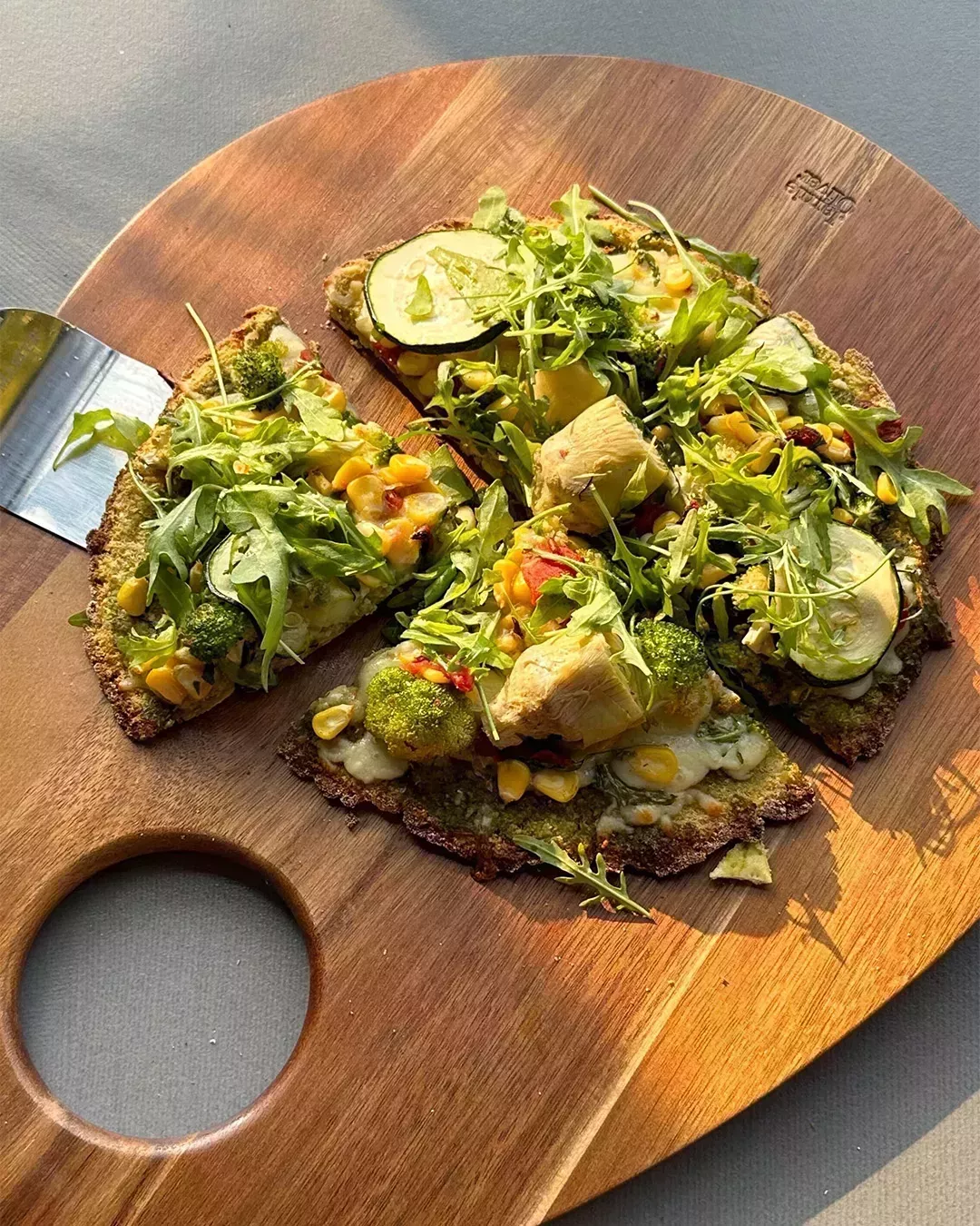 Kim&#8217;s Vegan Summer Veggie Pizza With Cauliflower Crust-2