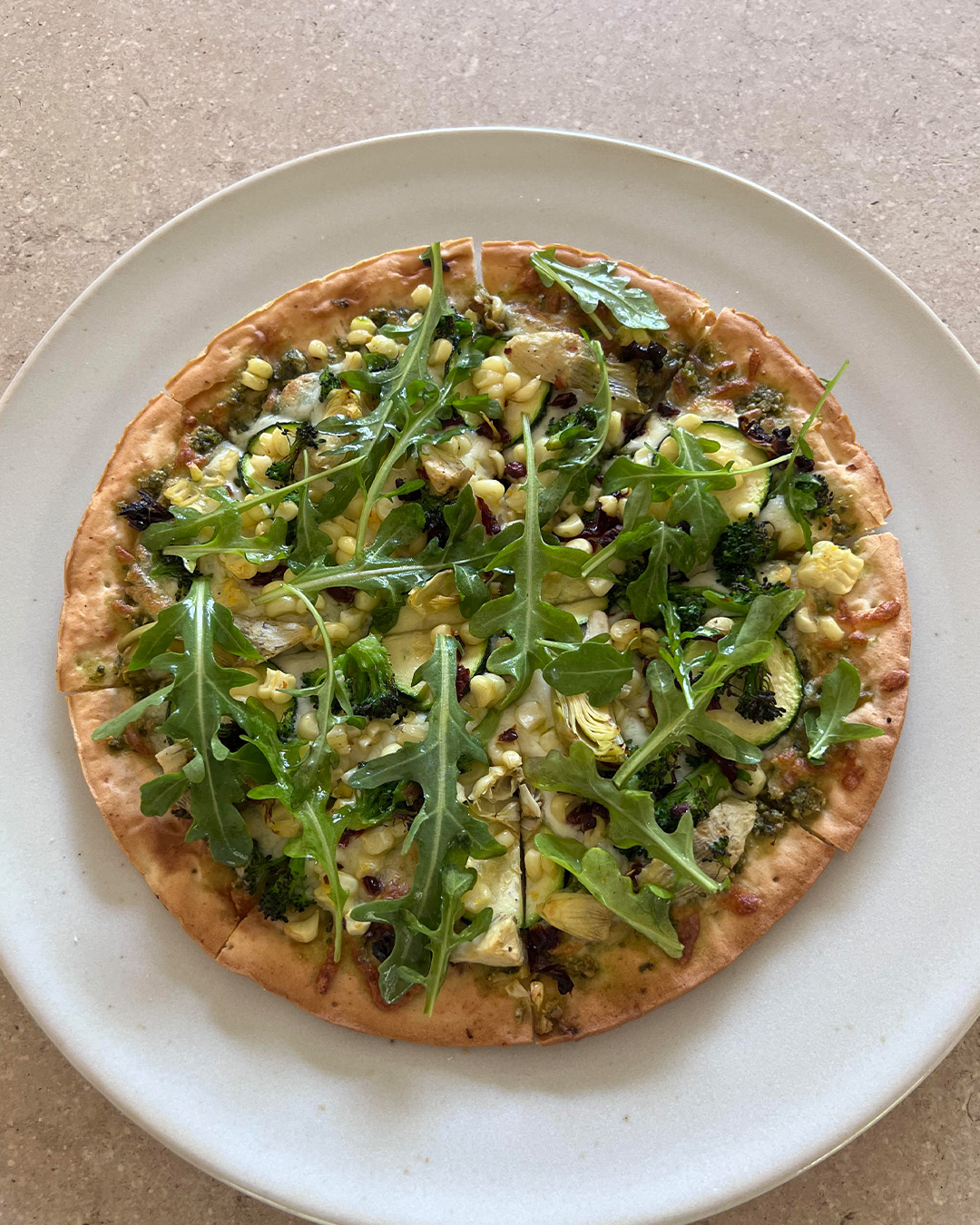 La pizza vegana de verano de Kim Kardashian con masa de coliflor