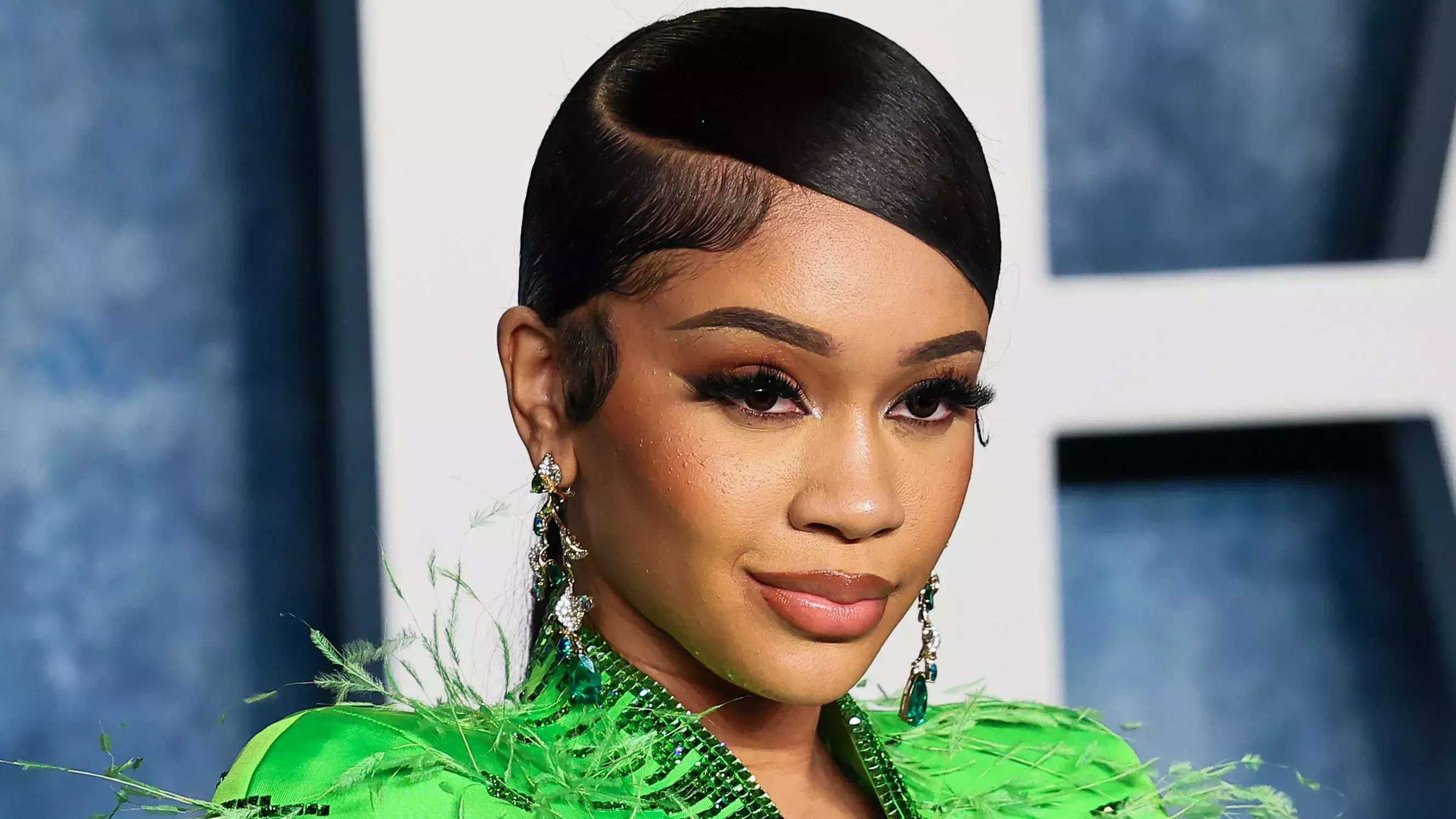 Necesito que el flequillo Betty Boop de Saweetie se convierta en tendencia de otoño