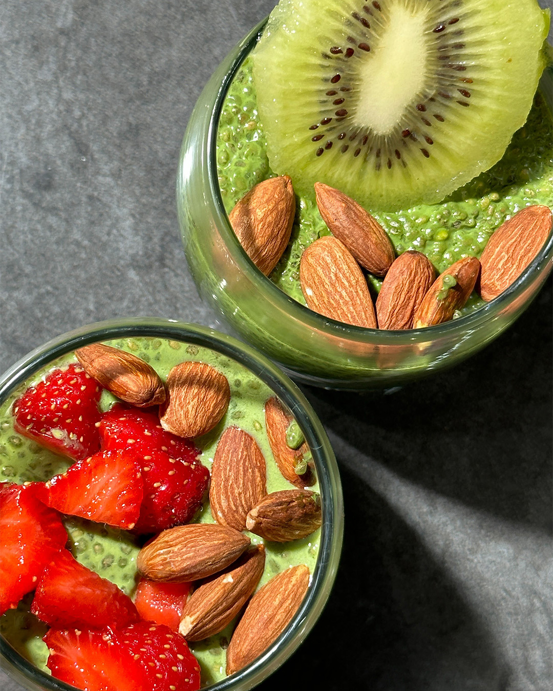 Pudin cremoso de semillas de chía y matcha