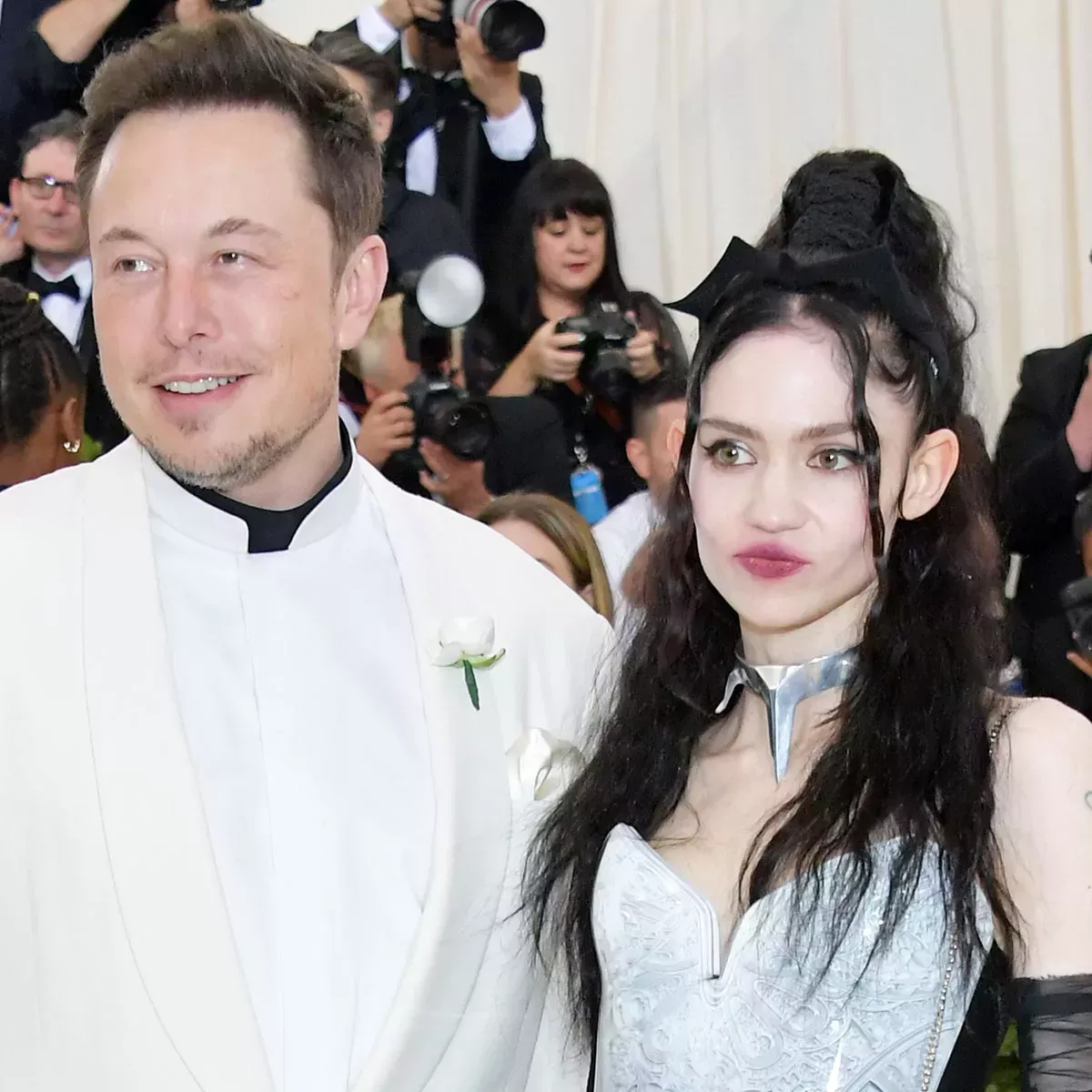 Elon Musk y Grimes tienen un tercer hijo, según una nueva biografía