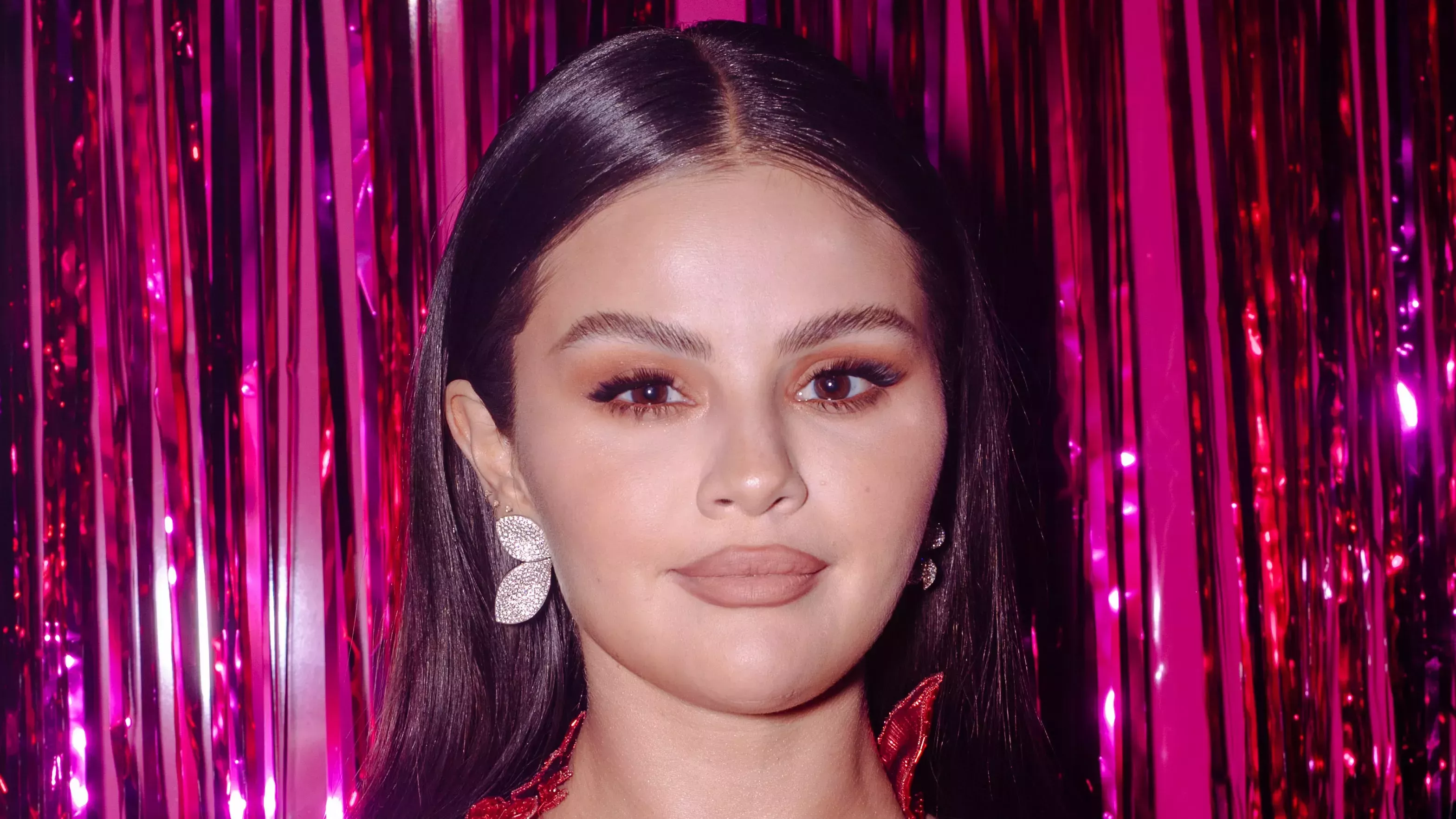 Nunca me cansaré de ver a Selena Gomez sin maquillaje y con sus ondas naturales