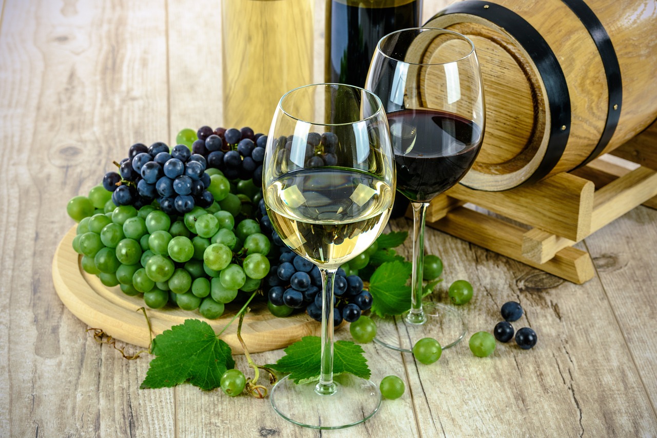 ¿Qué es más sano vino tinto o vino blanco?