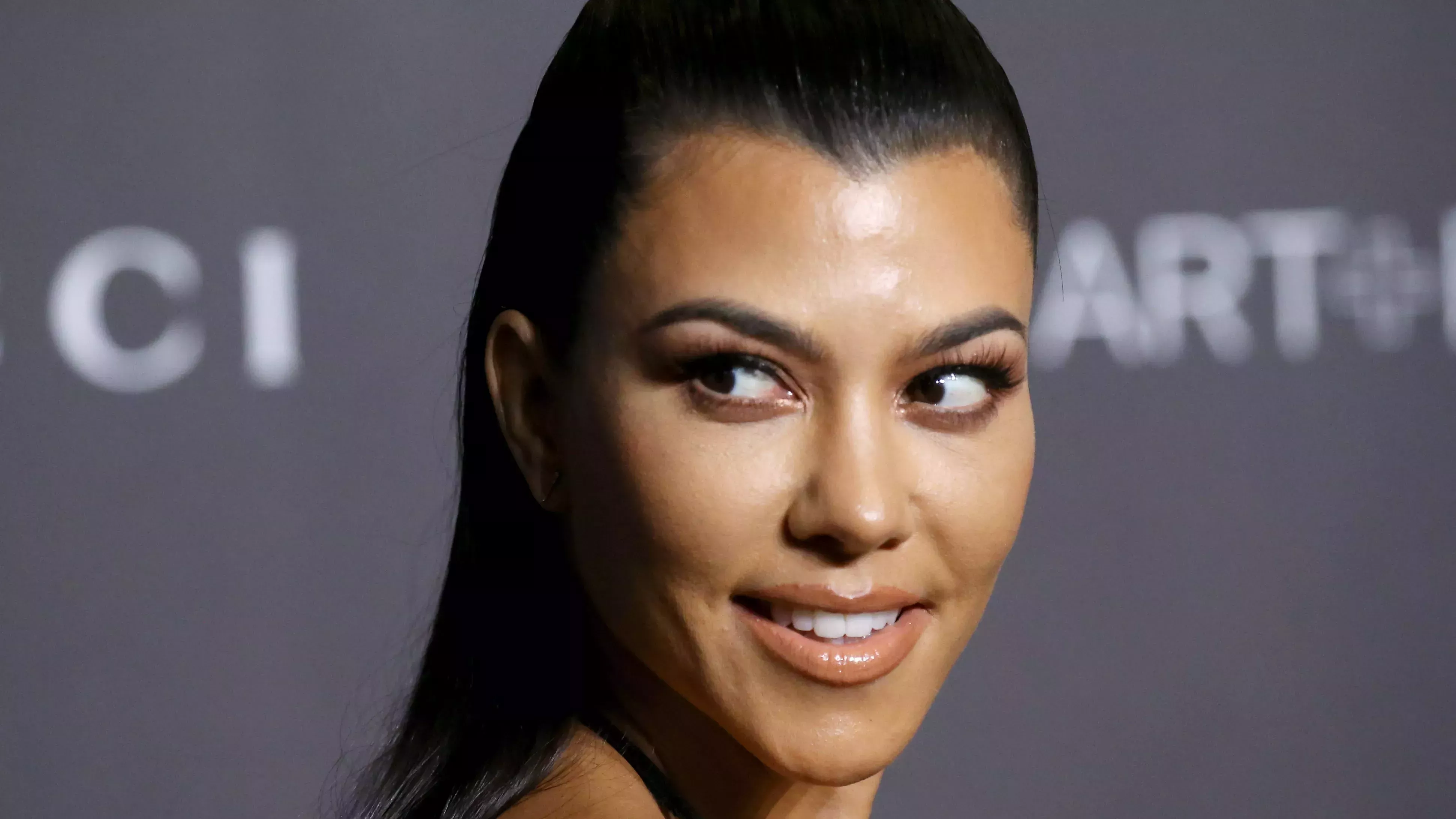 Kourtney Kardashian parece la gemela de Kris Jenner en estas fotos de Vanity Fair Italia