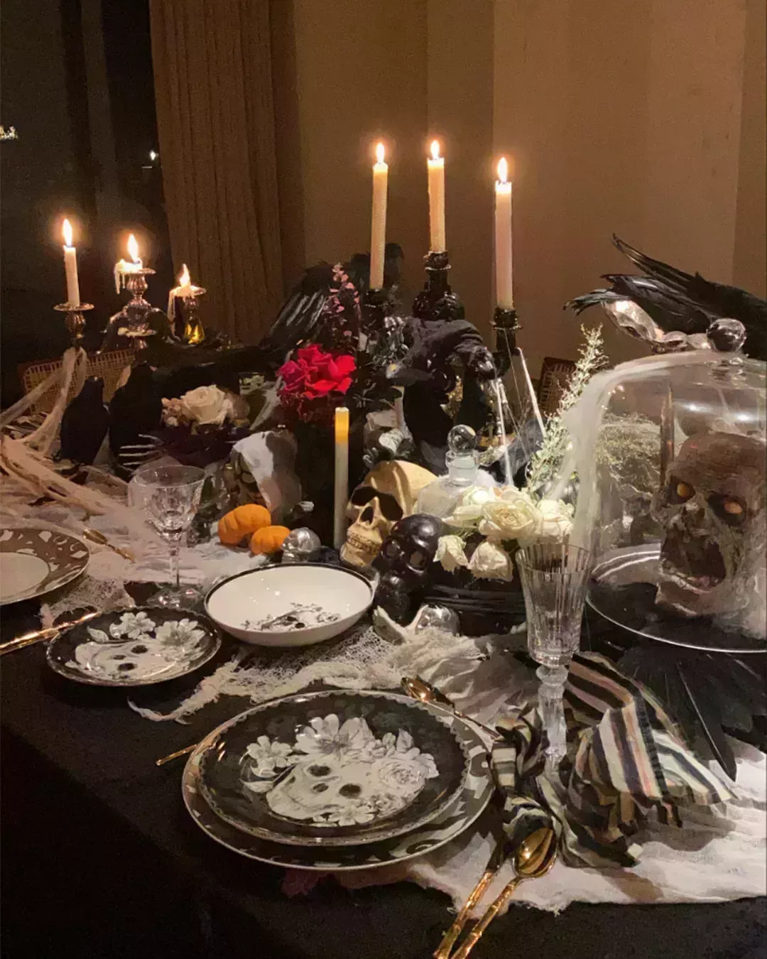 Under $50 Halloween Decorations Inspired by Kourt-6