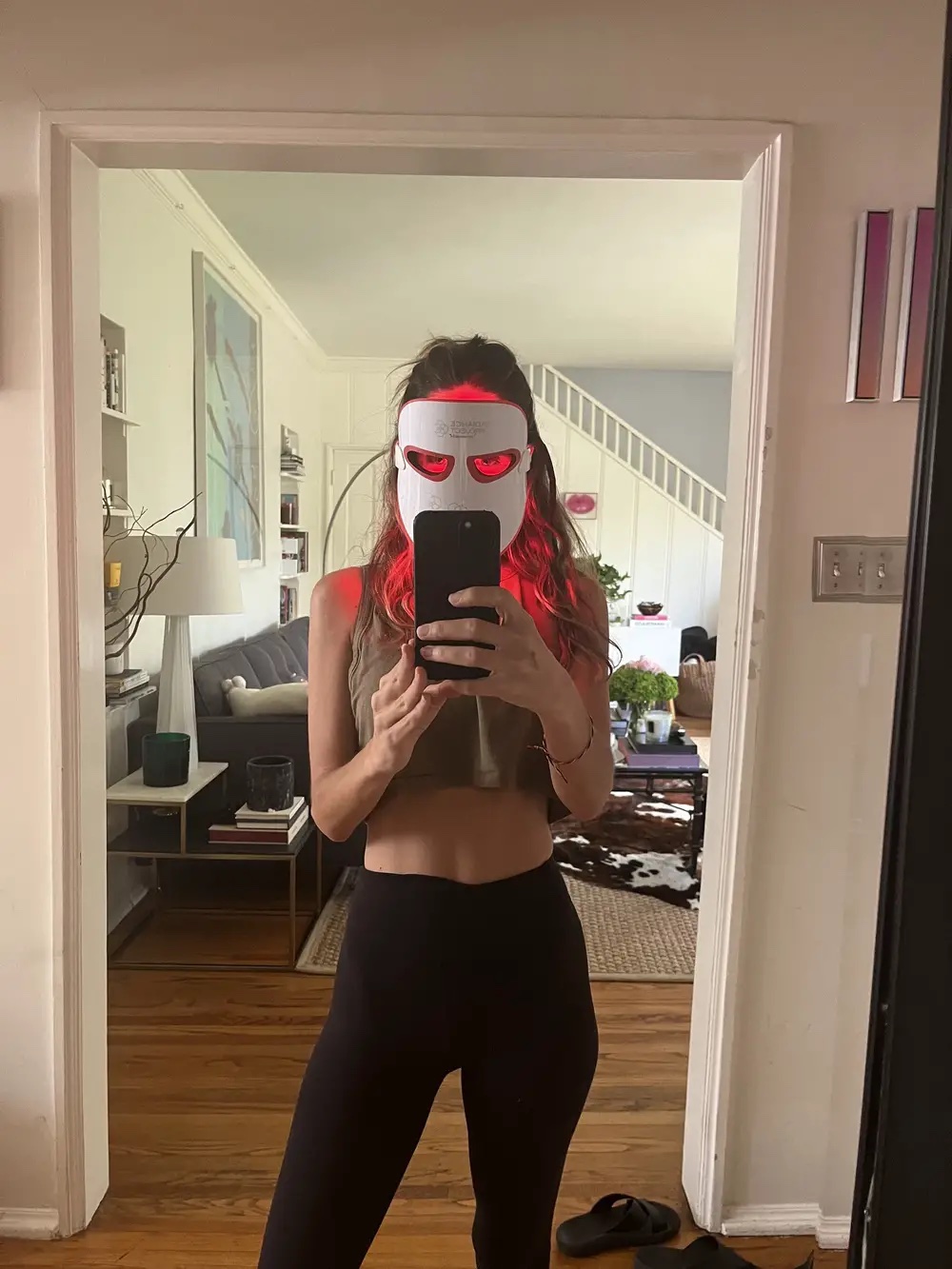 Una mascarilla facial LED inalámbrica con 7 opciones de tratamiento