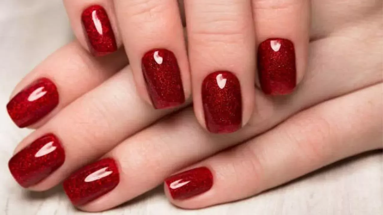 Uñas festivas: 10 ideas de nail art festivas y divertidas