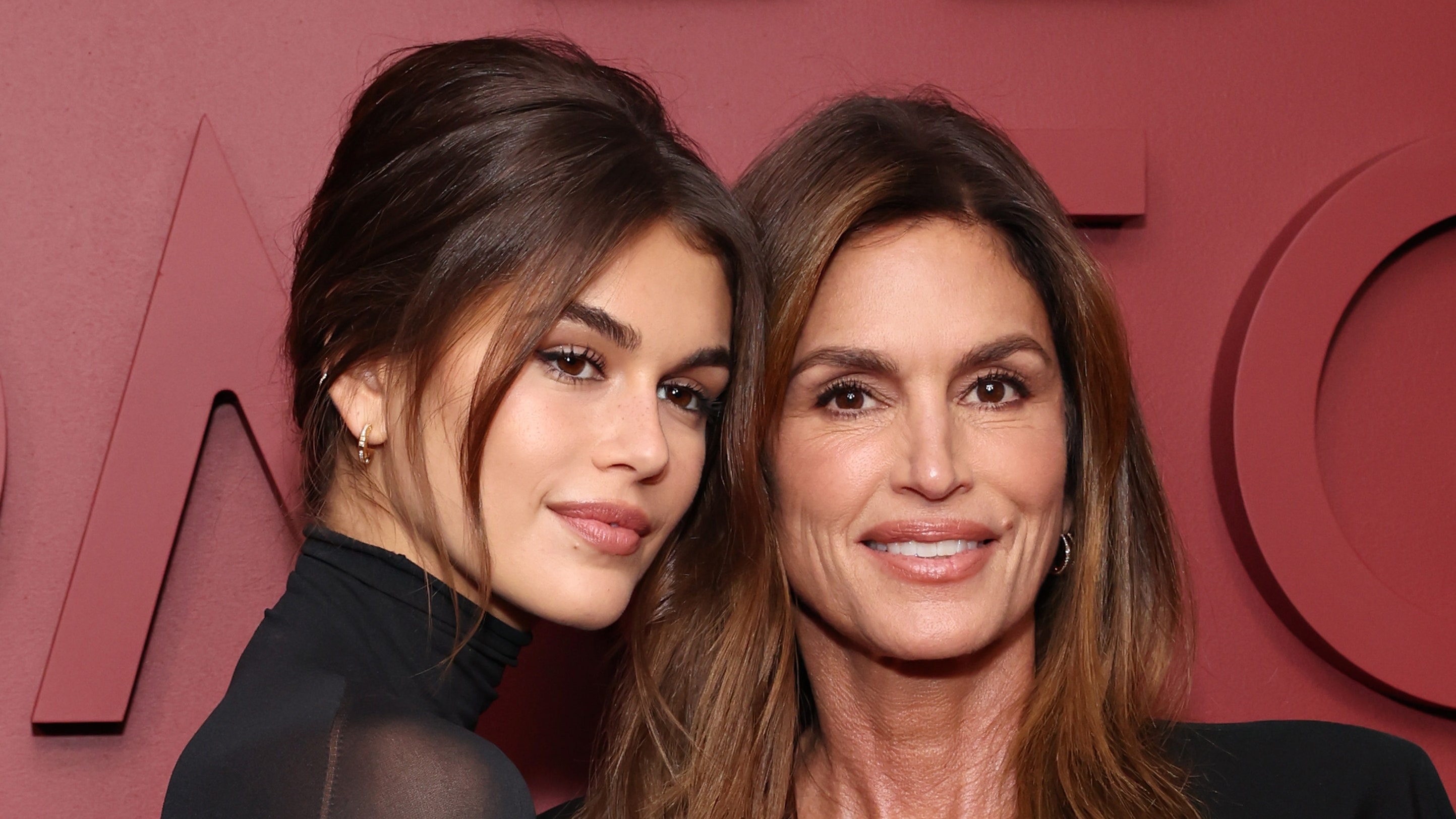 Cindy Crawford y Kaia Gerber representan a dos generaciones de blowouts