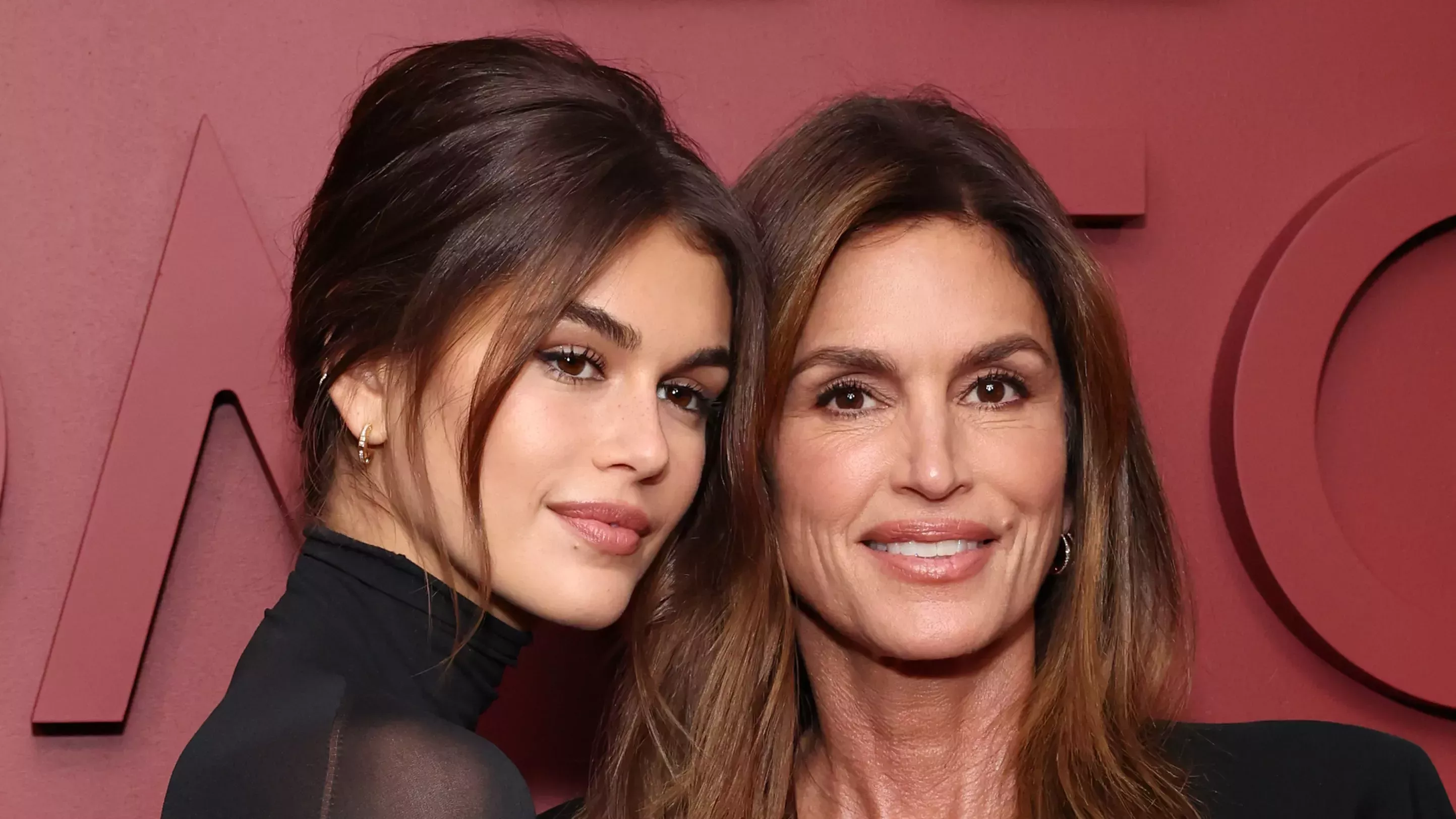 Cindy Crawford y Kaia Gerber representan a dos generaciones de blowouts