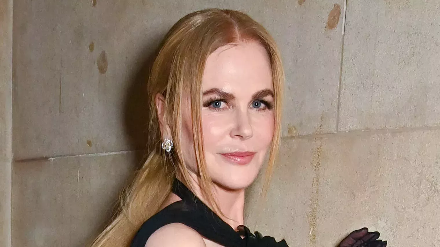 La parte central de Nicole Kidman debe haber sido generada por IA, es tan precisa