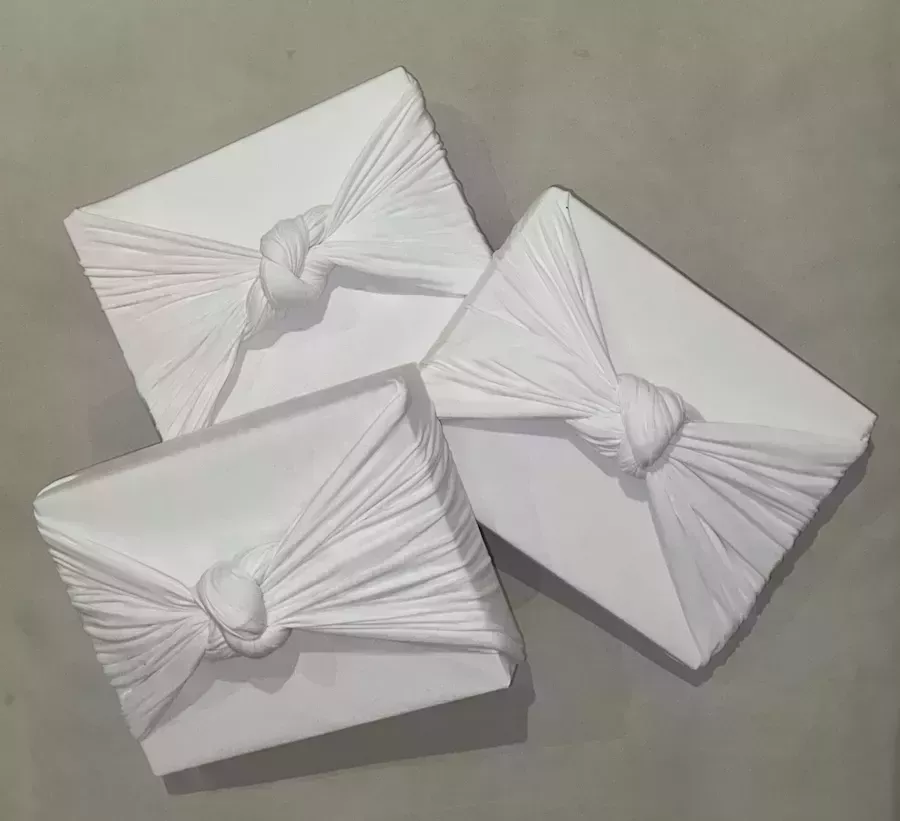 Kim Kardashian 2023 Gift Wrapping-2