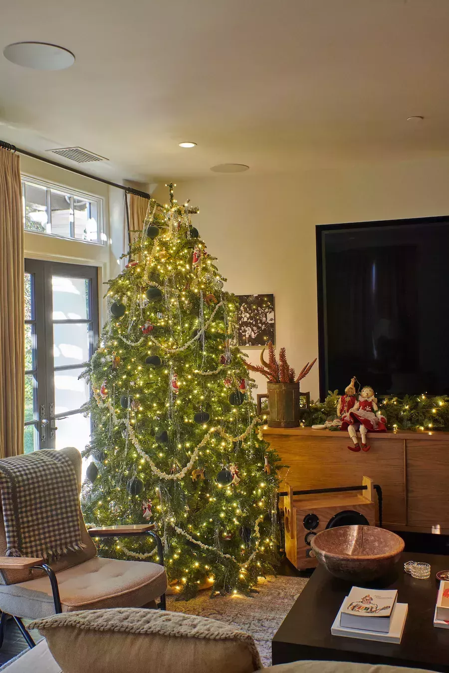 Kendall Jenner Christmas Decor-4