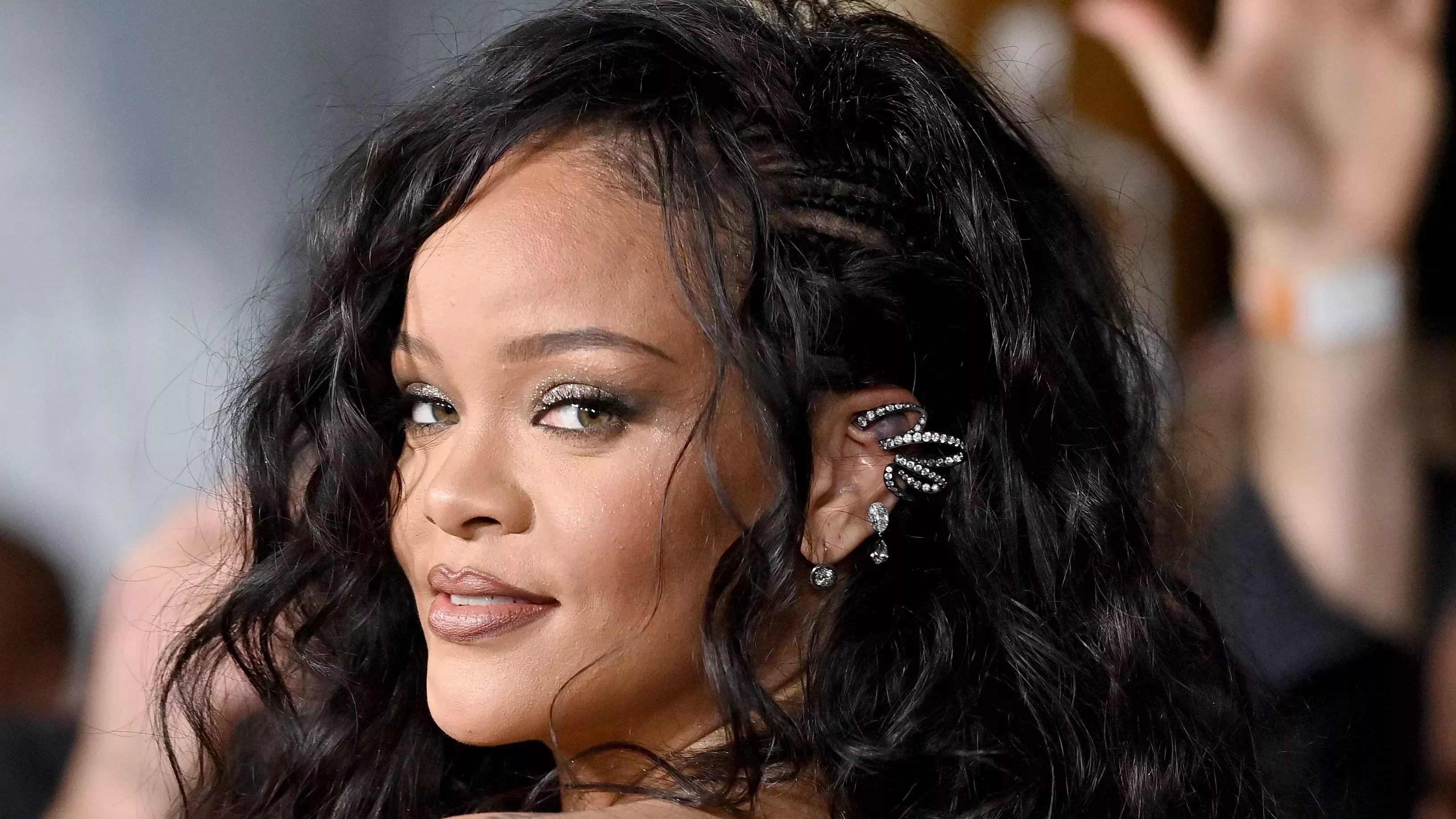 Rihanna acaba de batir el récord de los moños espaciales más bonitos de todos los tiempos