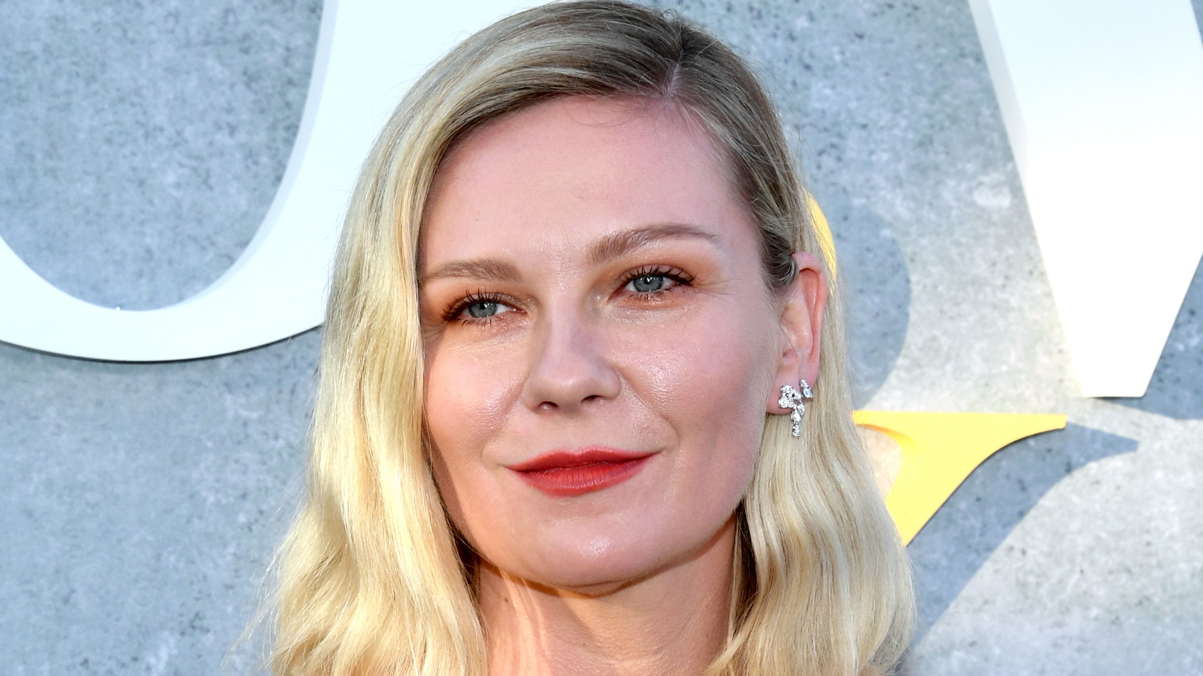 El flequillo de Kirsten Dunst viaja en el tiempo hasta 2012