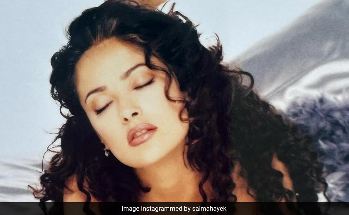 ¿Qué hace que iconos como Salma Hayek parezcan más icónicos? El vello corporal natural, por supuesto.