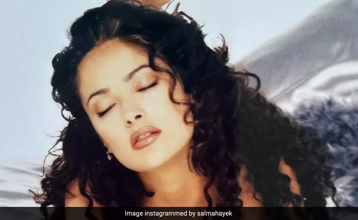 ¿Qué hace que iconos como Salma Hayek parezcan más icónicos? El vello corporal natural, por supuesto.