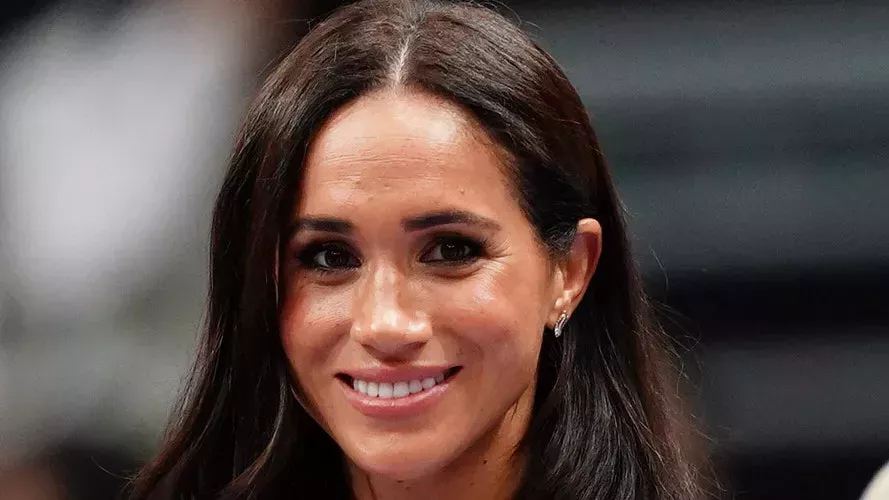 Apuesto a que ni siquiera te diste cuenta de que Meghan Markle cambió su color de pelo