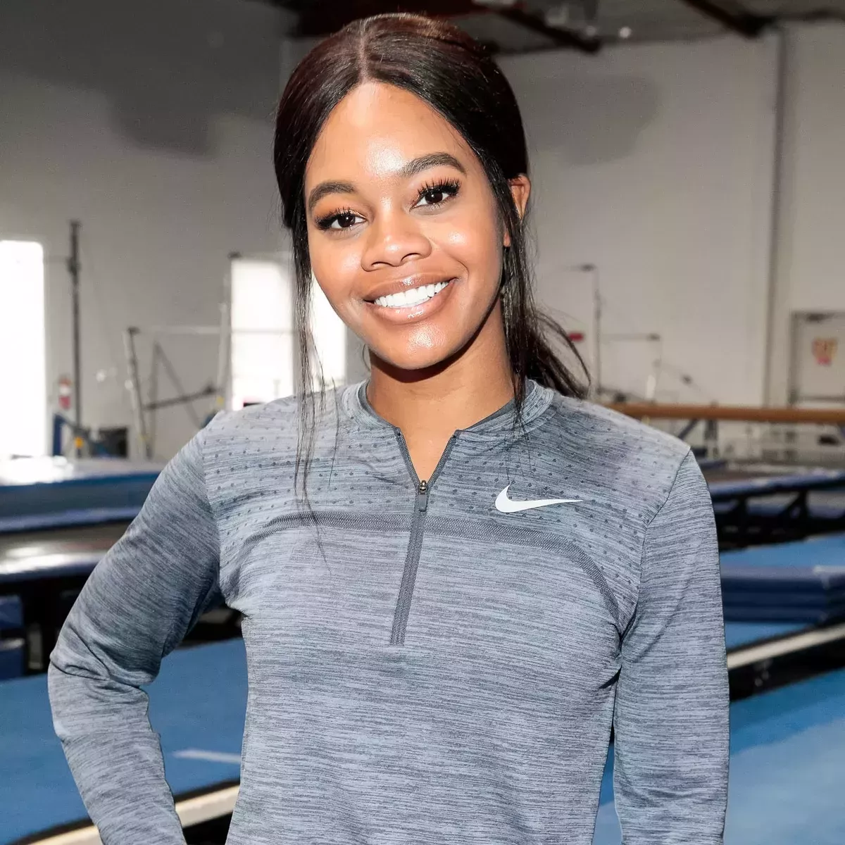 La olímpica Gabby Douglas regresa oficialmente a la gimnasia y revela sus planes para los Juegos Olímpicos de París 2024