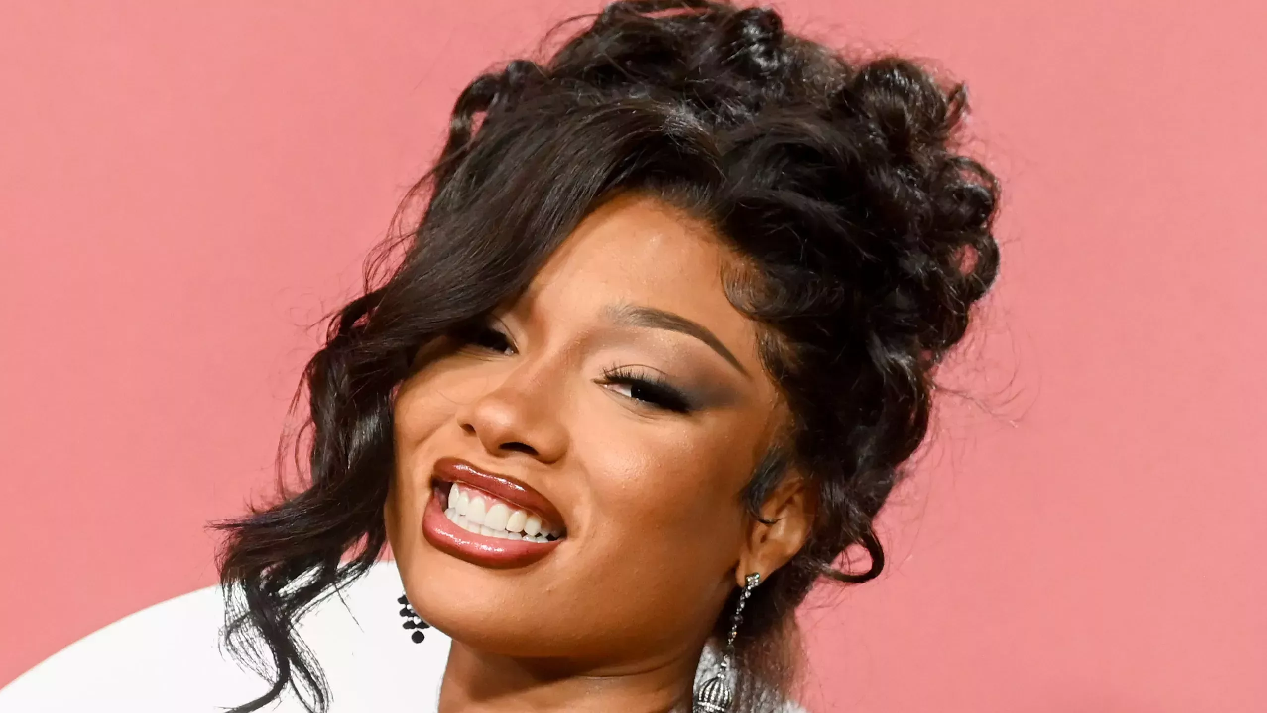 Megan Thee Stallion lleva el pelo hasta las rodillas y eso es todo lo que necesitas saber