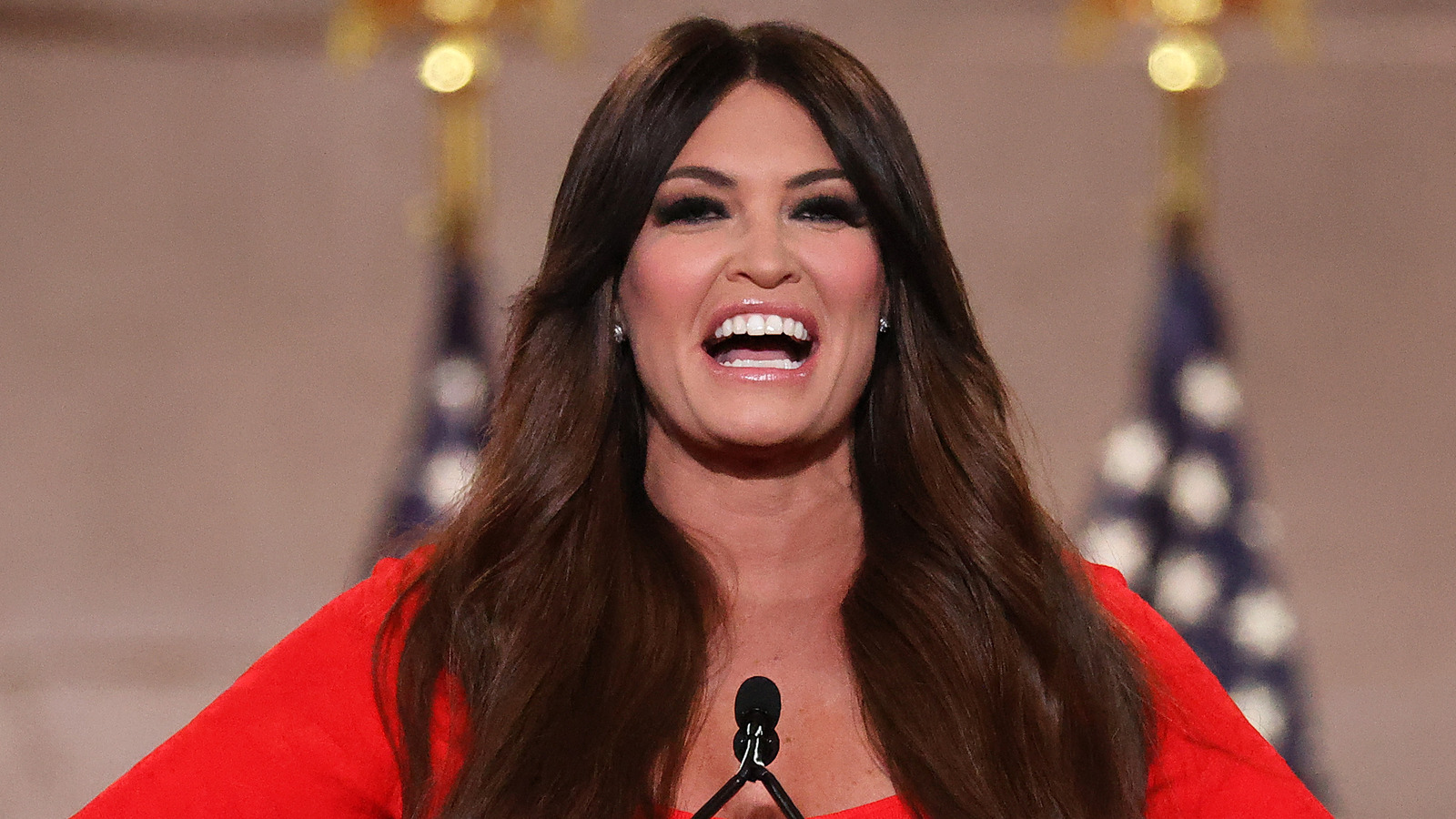 El último atuendo inapropiado de Kimberly Guilfoyle tiene incluso a los fans de Trump volviéndose contra ella