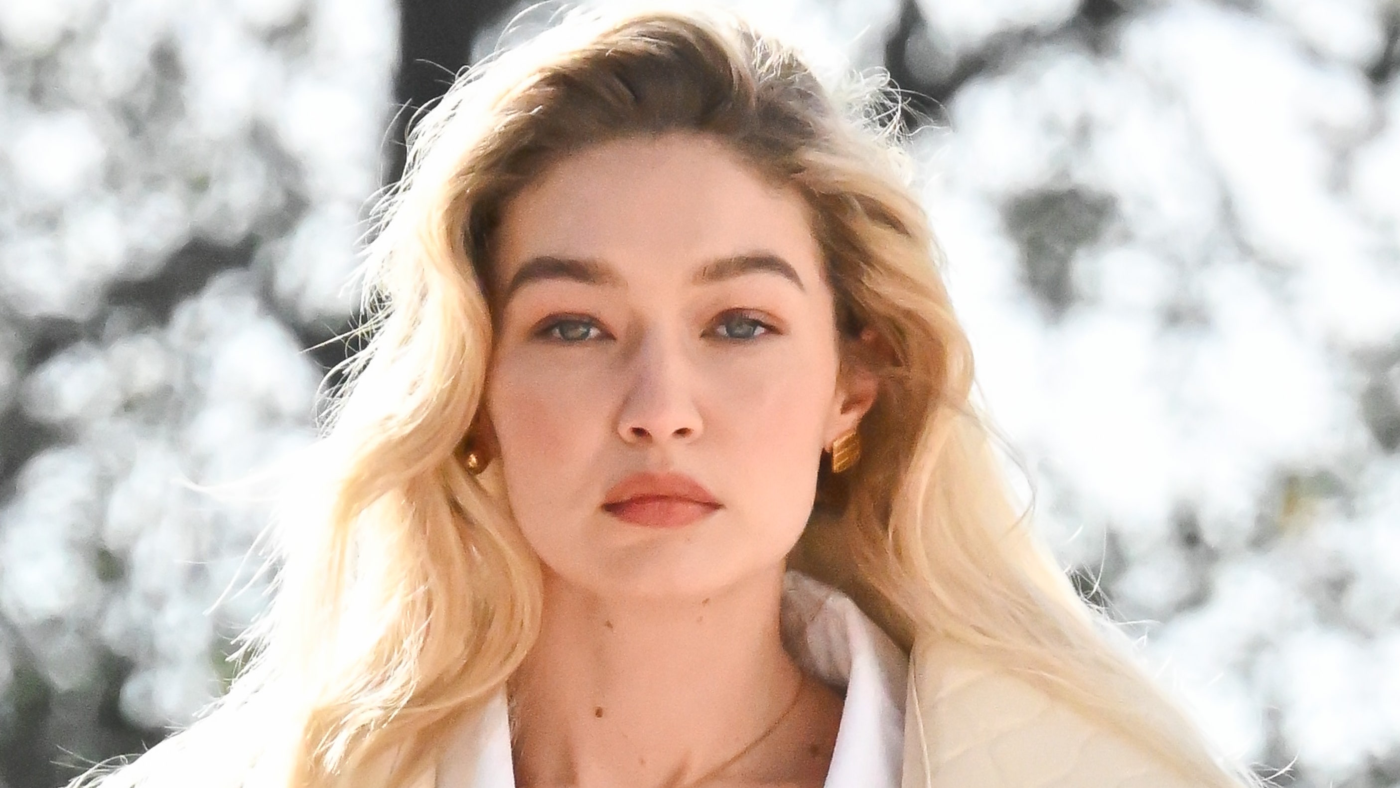 Gigi Hadid se cortó la mitad del pelo y puedes verlo entero