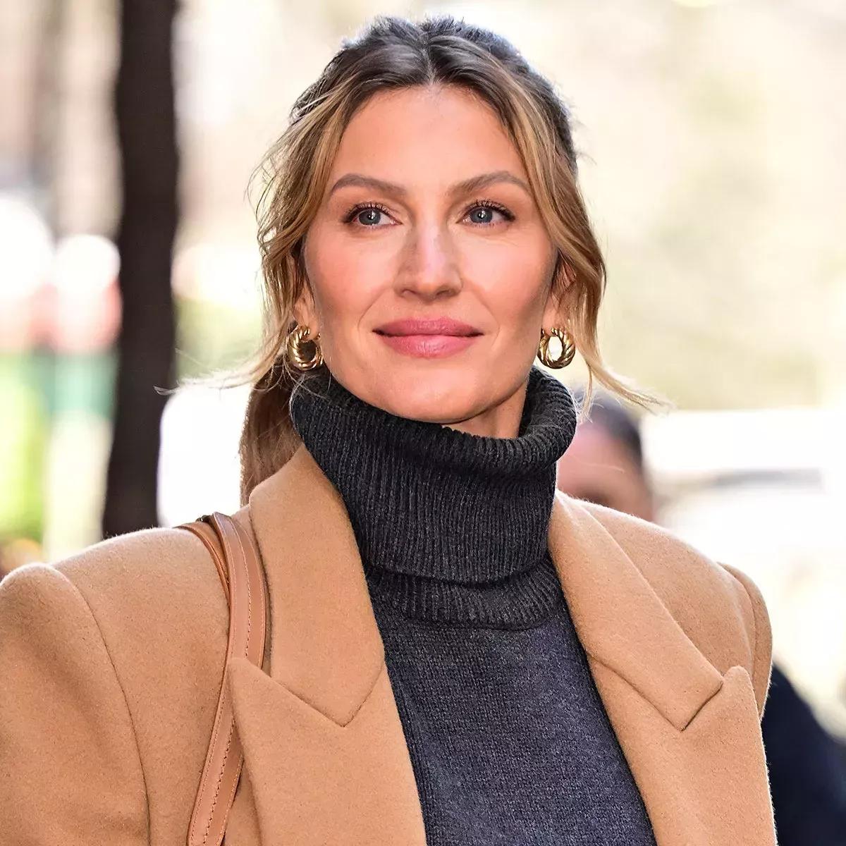 Gisele Bündchen niega haber engañado a su ex Tom Brady y confirma que vuelve a salir con él